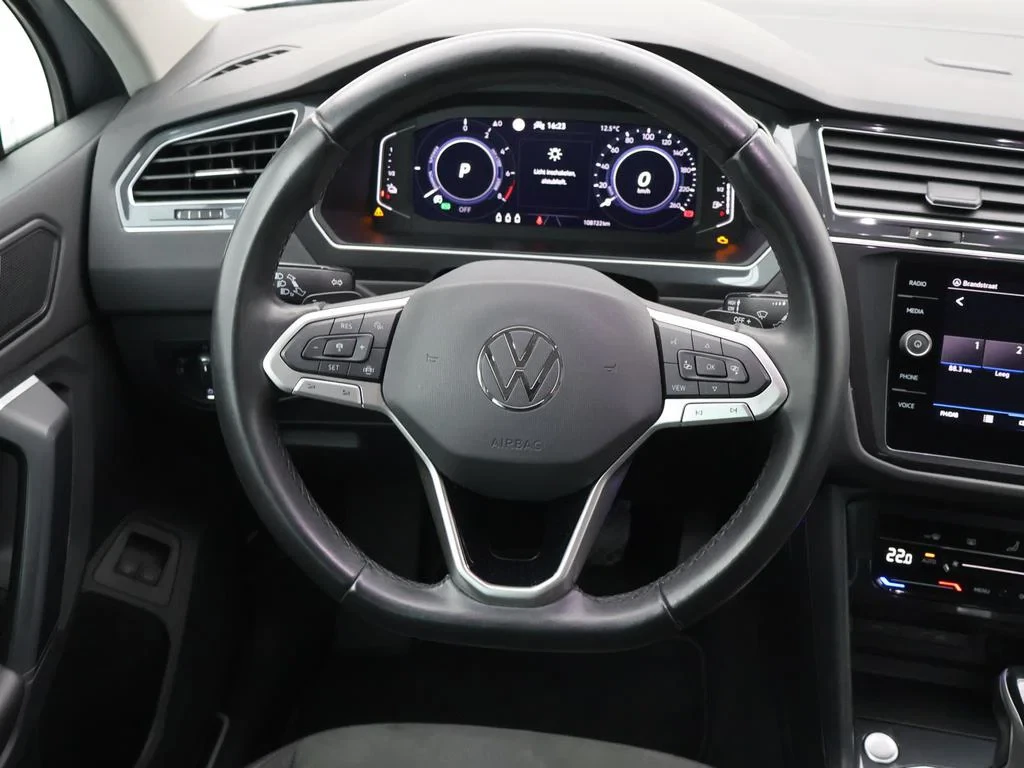 Volkswagen-Tiguan-image-13