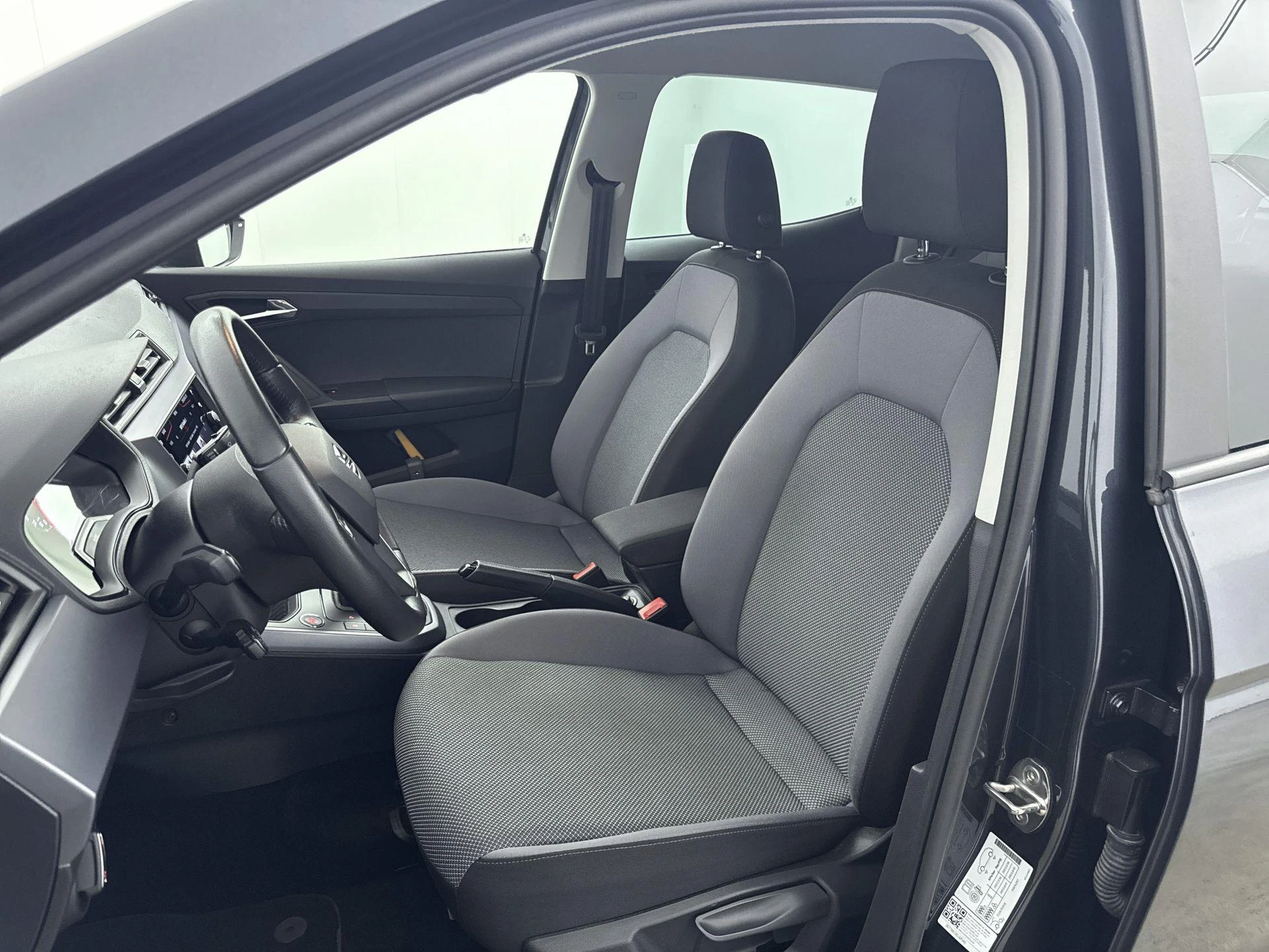 SEAT-Arona-image-23