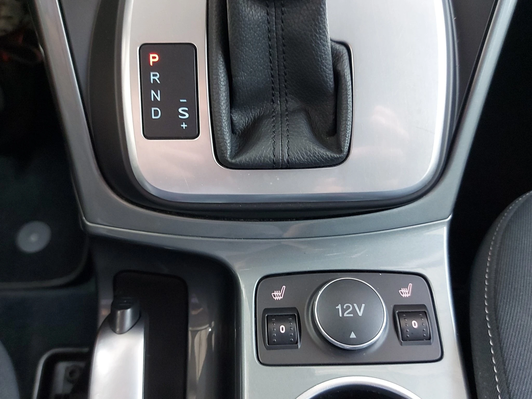 Ford-C-MAX-image-22