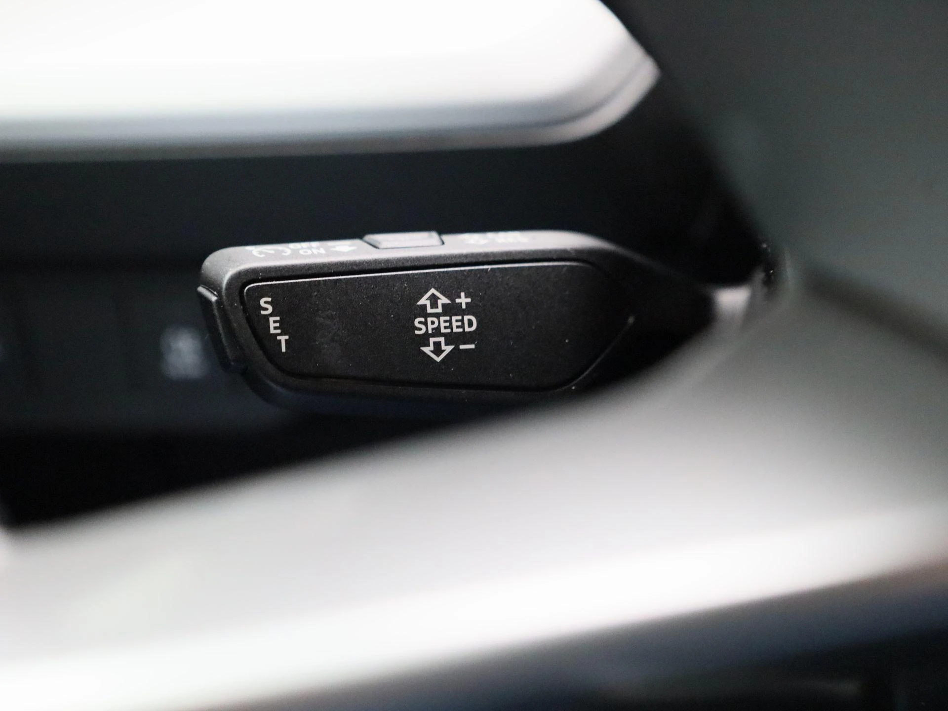 Audi-Q4 e-tron-image-21