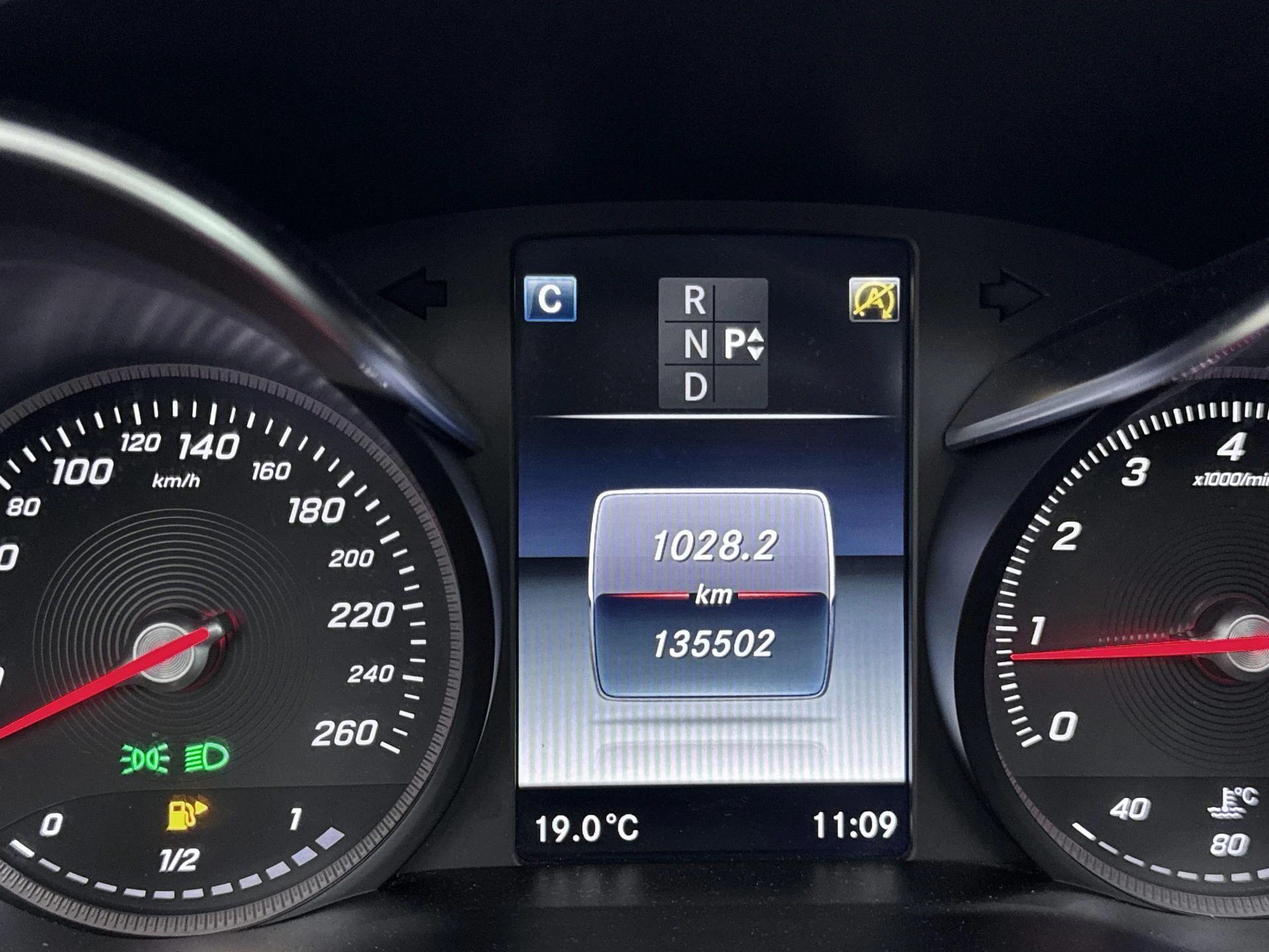 Mercedes-Benz-C-Klasse-image-12