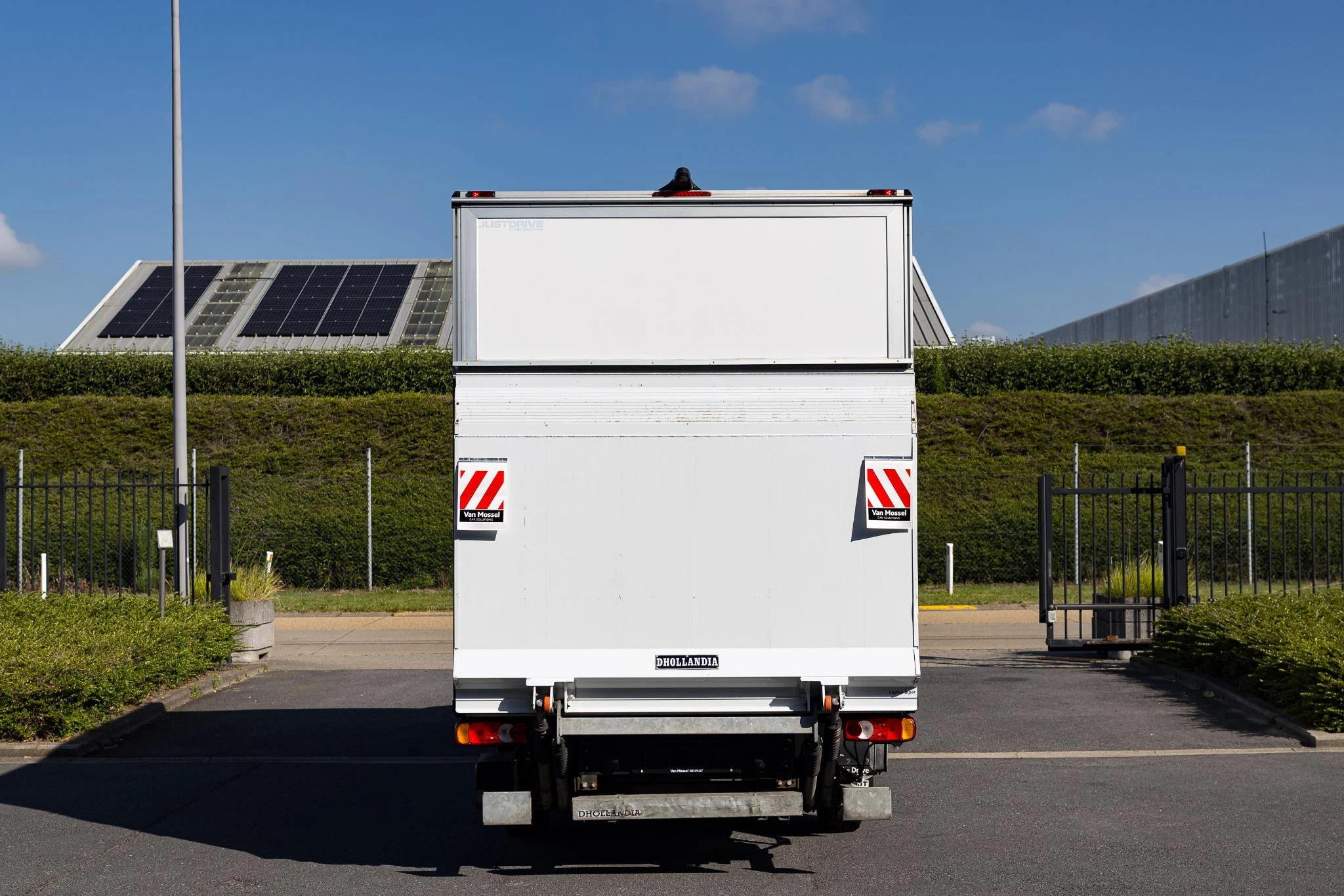 Renault Master Trucks 145.35 CC Meubelbak