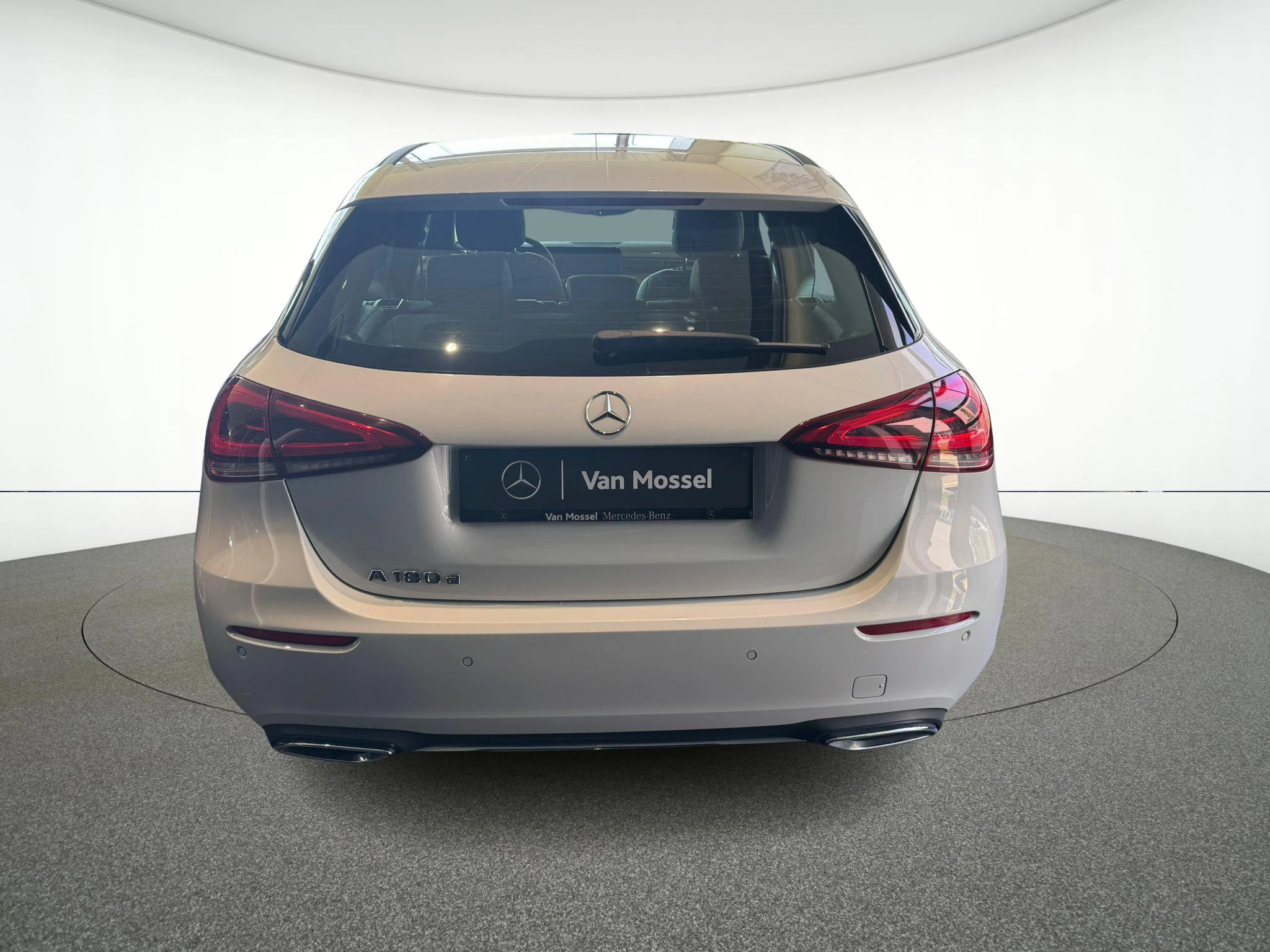 Mercedes-Benz Classe A 180 d Business Solution + TREKHAAK + MULTIBEAM + LEDER +