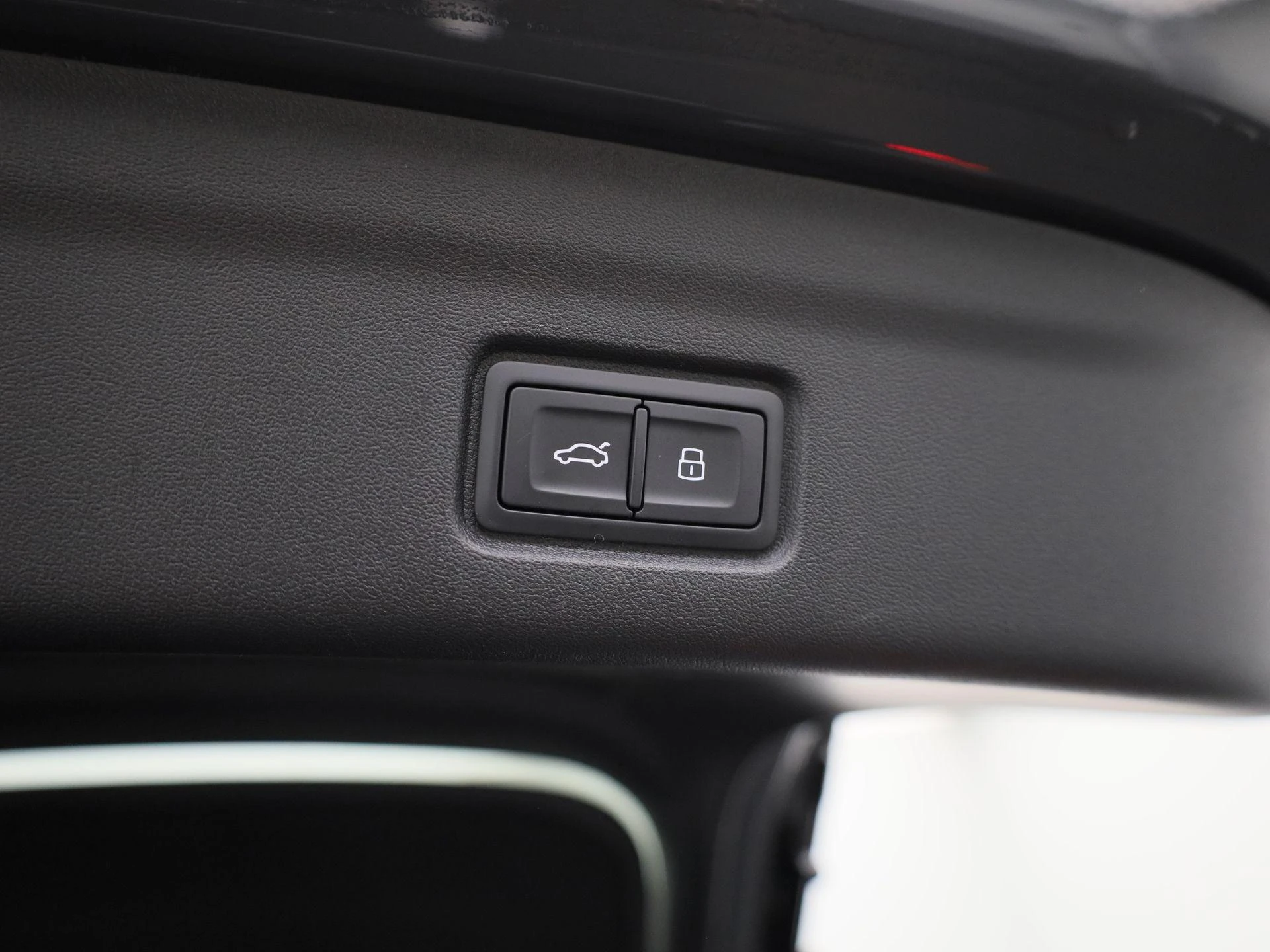 Audi-Q6 e-tron-image-13