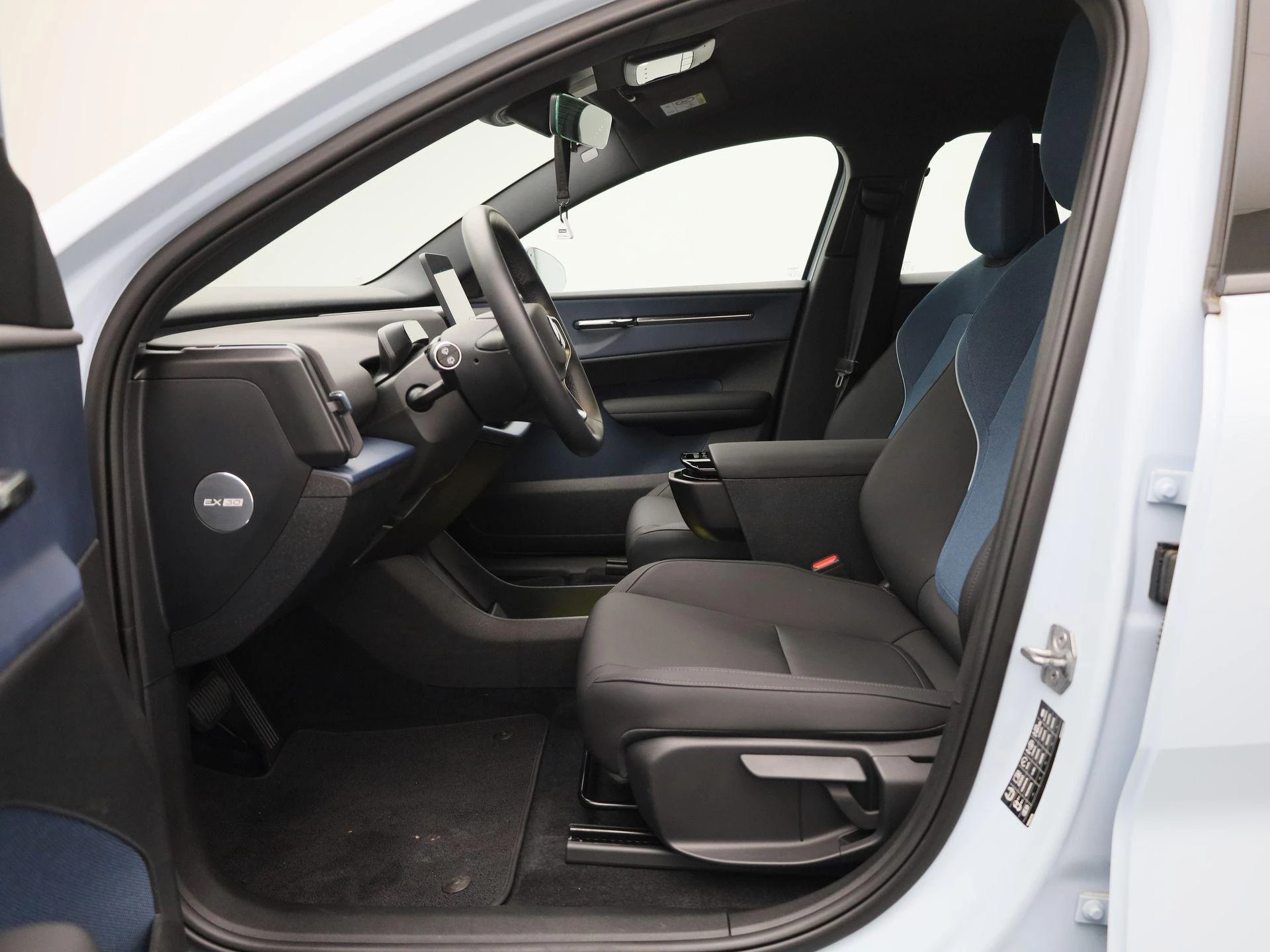 Volvo-EX30-image-9