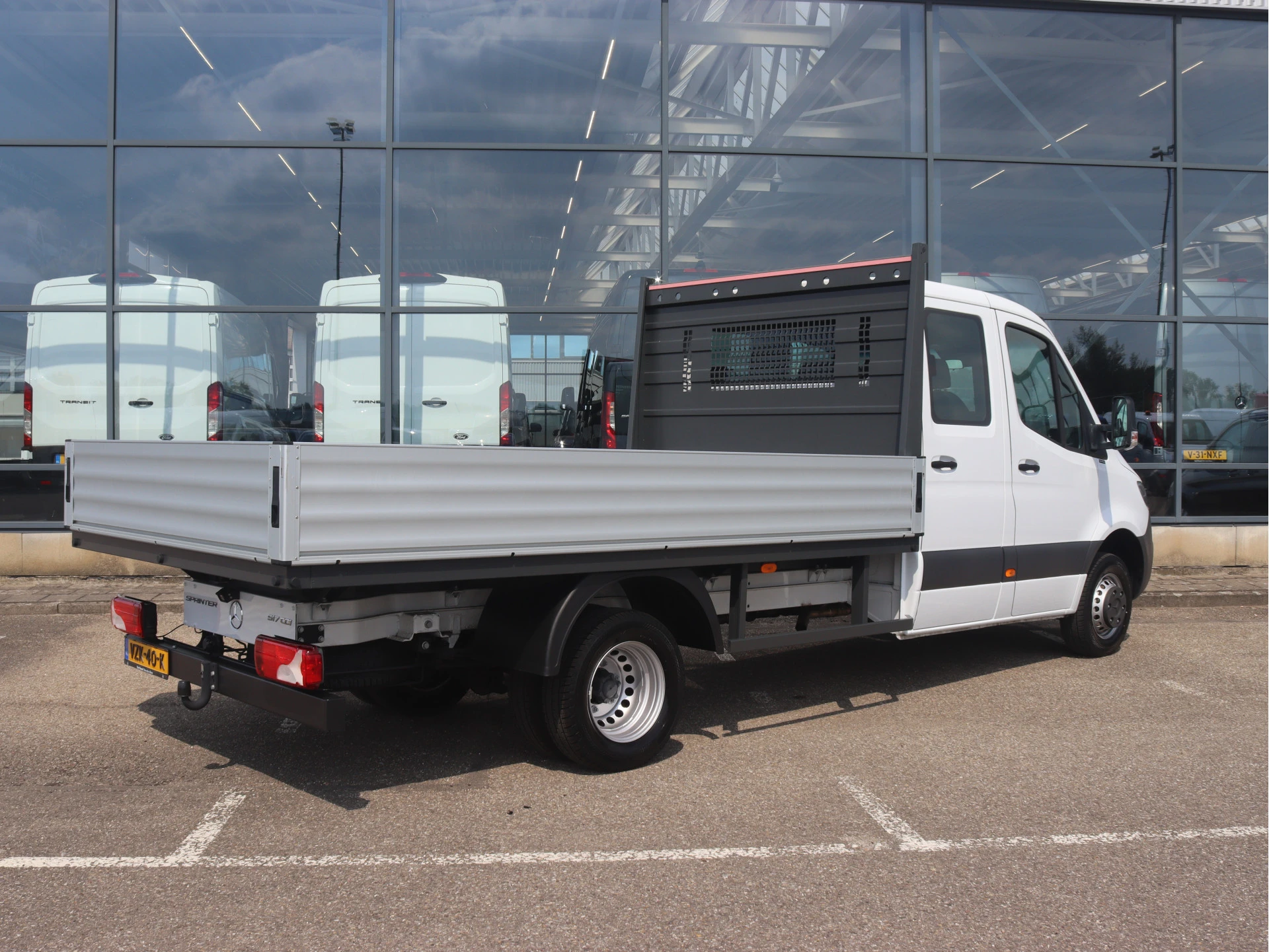 Mercedes-Benz-Sprinter-image-1
