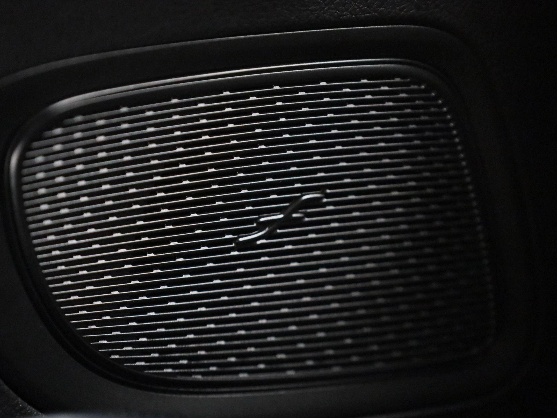 Mercedes-Benz-C-Klasse-image-28