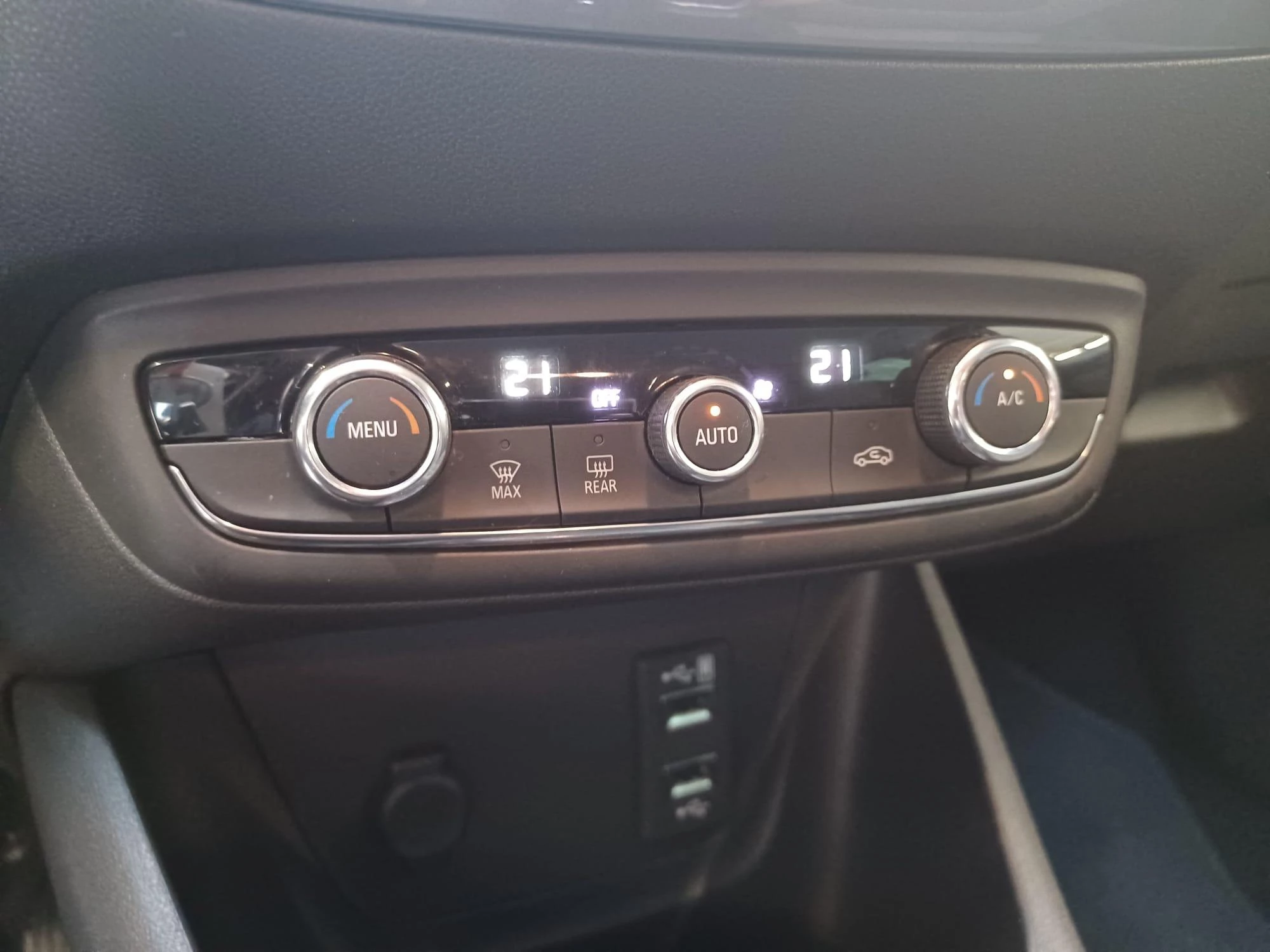 Opel-Crossland X-image-18