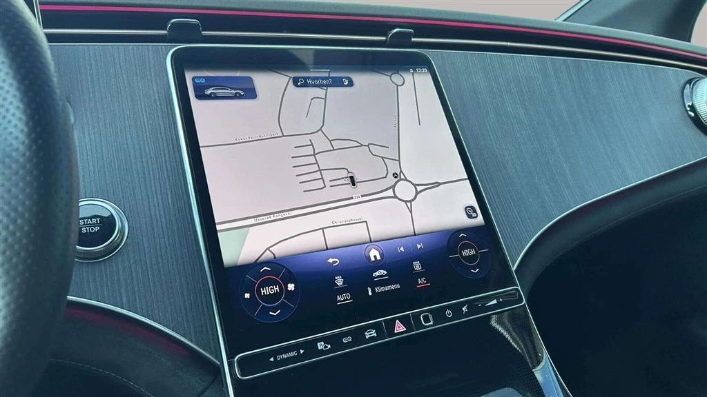 Mercedes-Benz-EQE-image-15