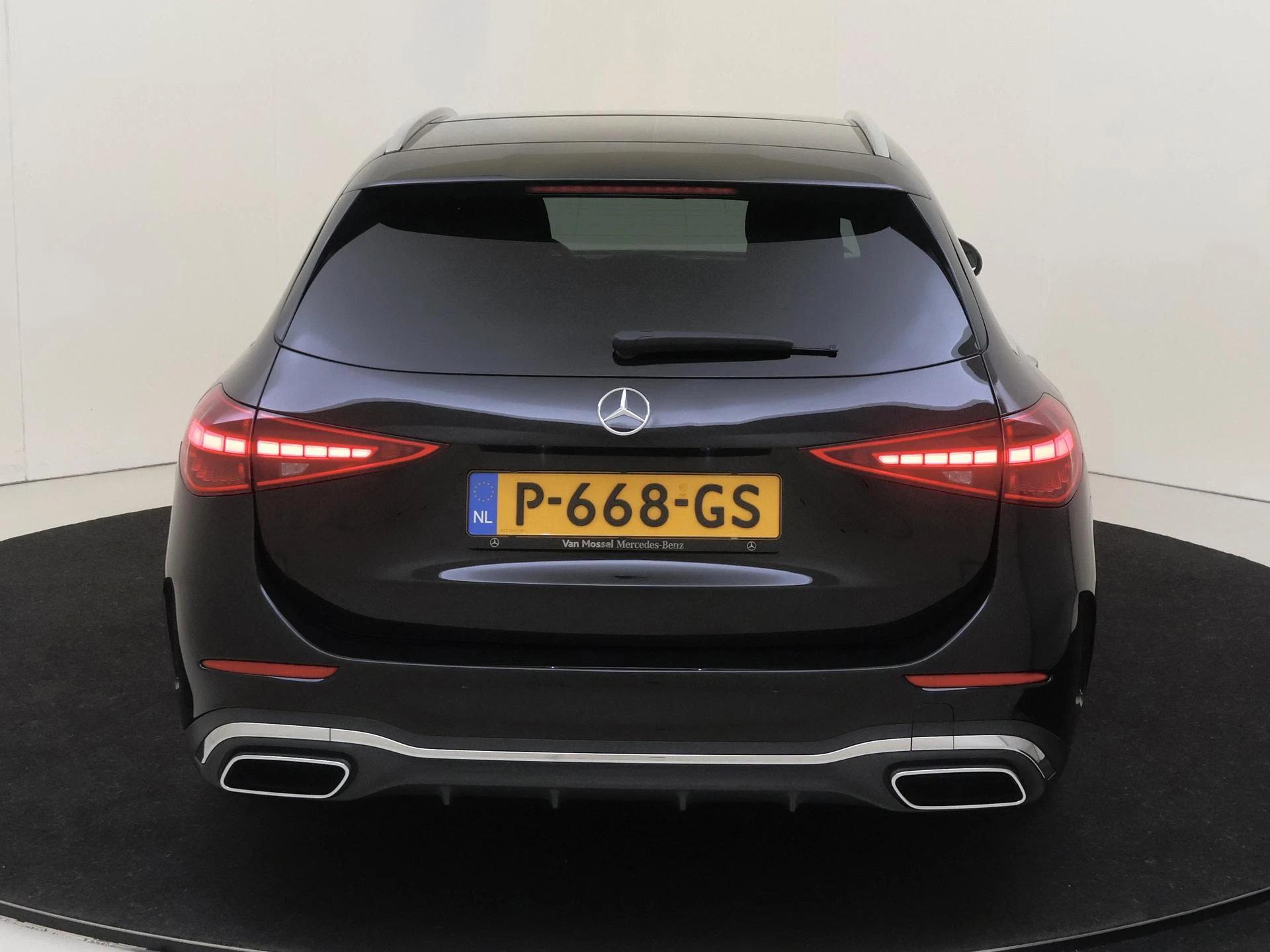Mercedes-Benz-C-Klasse-image-7