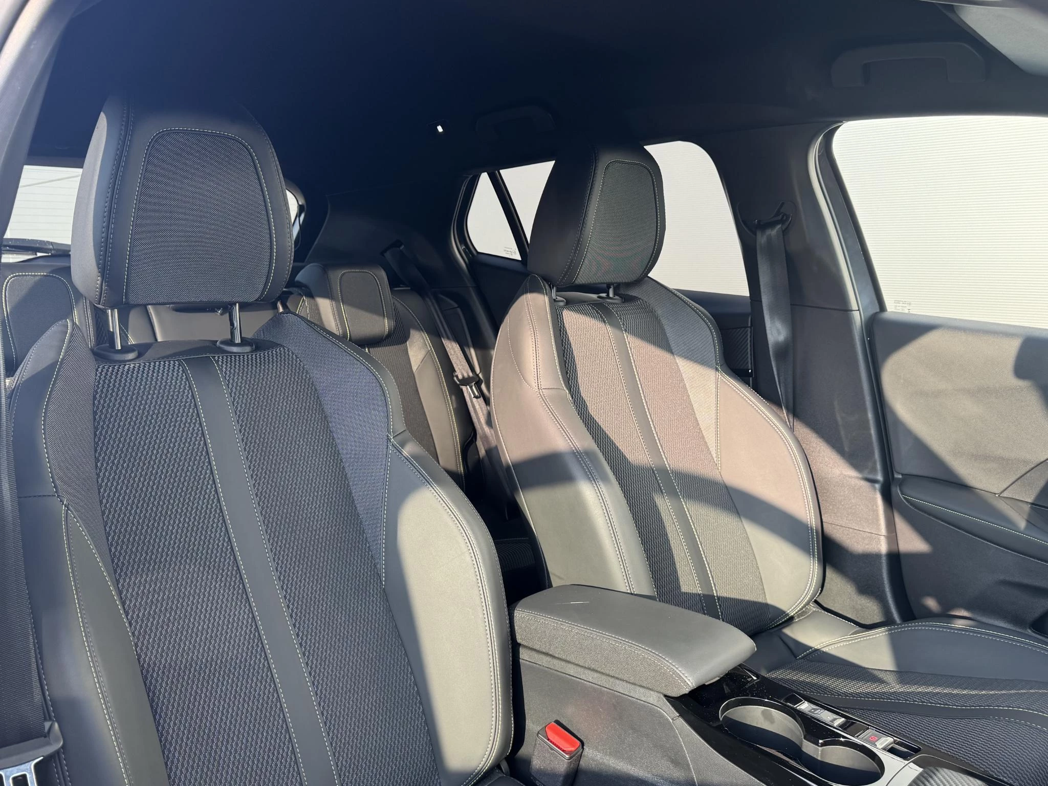 Peugeot-e-2008-image-26