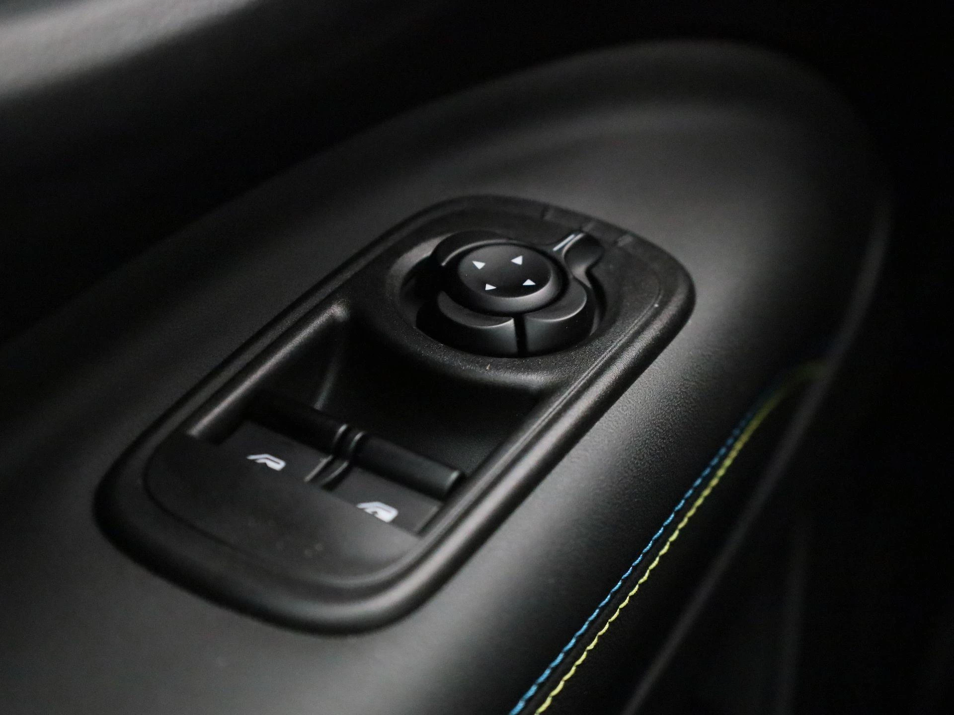 Abarth-500C-image-30