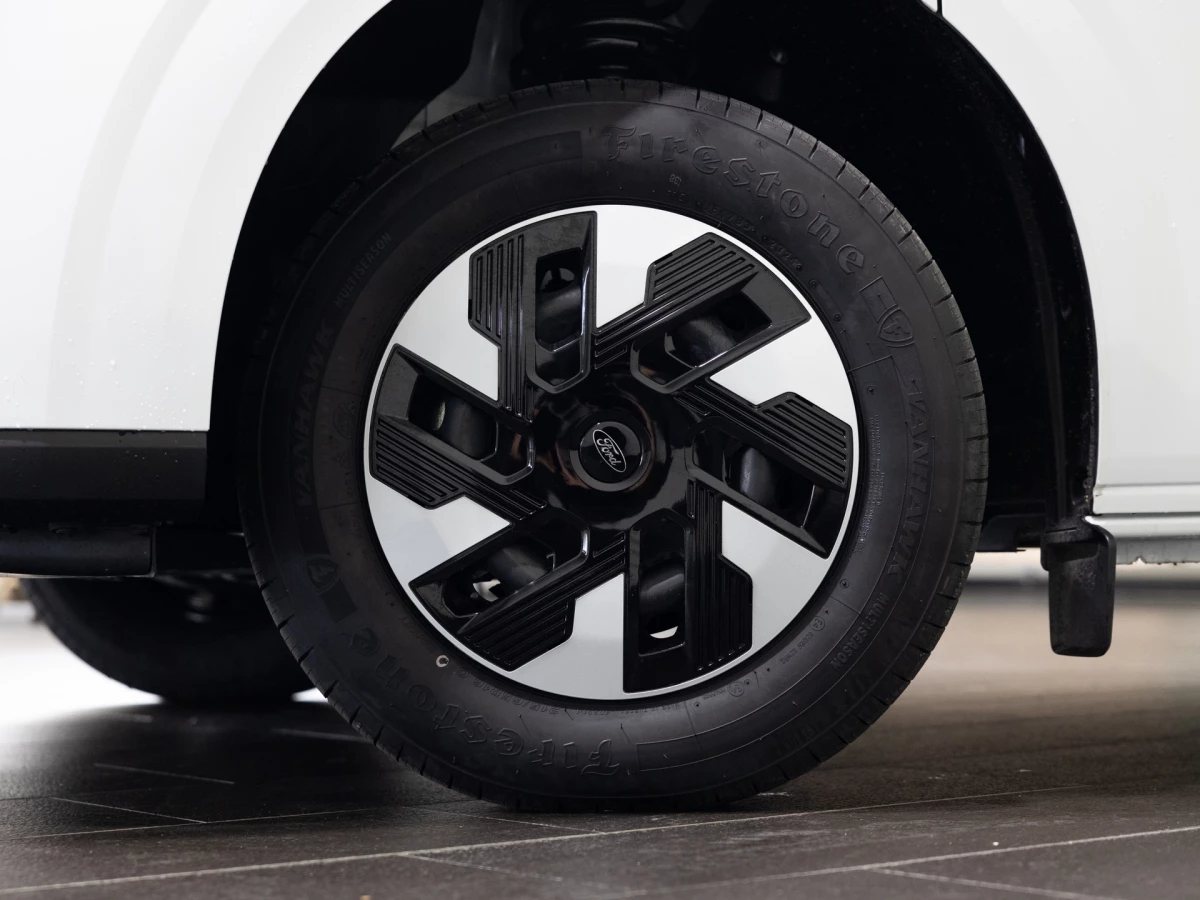 Ford-Transit Custom-image-4