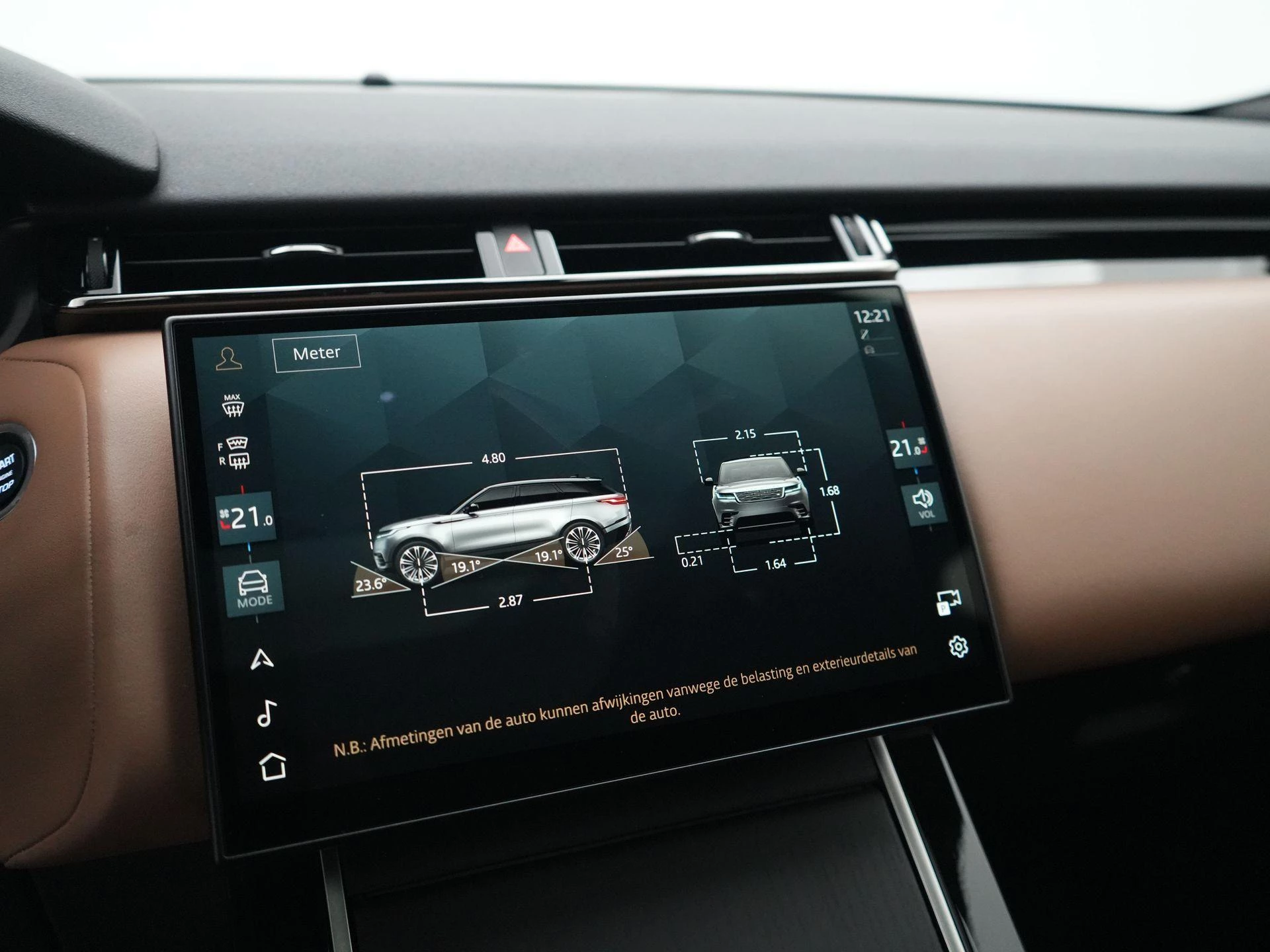 Land Rover-Range Rover Velar-image-28