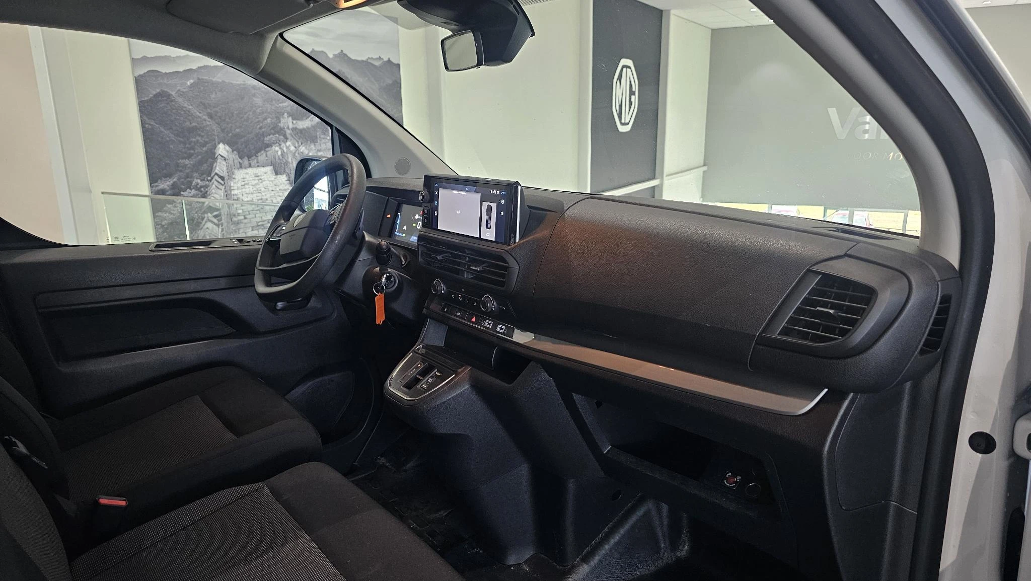 Peugeot-e-Expert-image-10