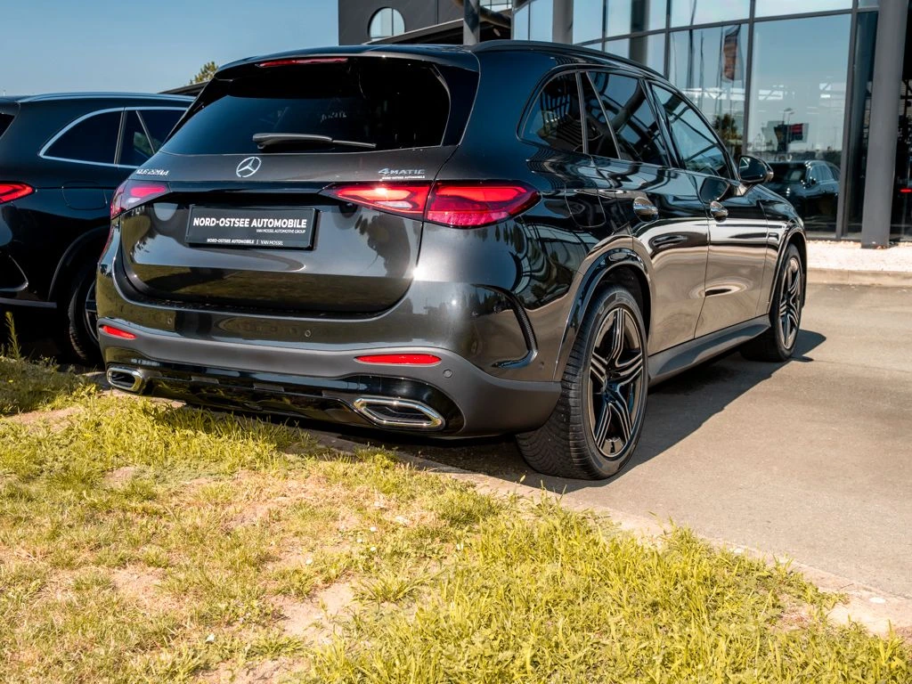 Mercedes-Benz-GLC 220 d-image-5