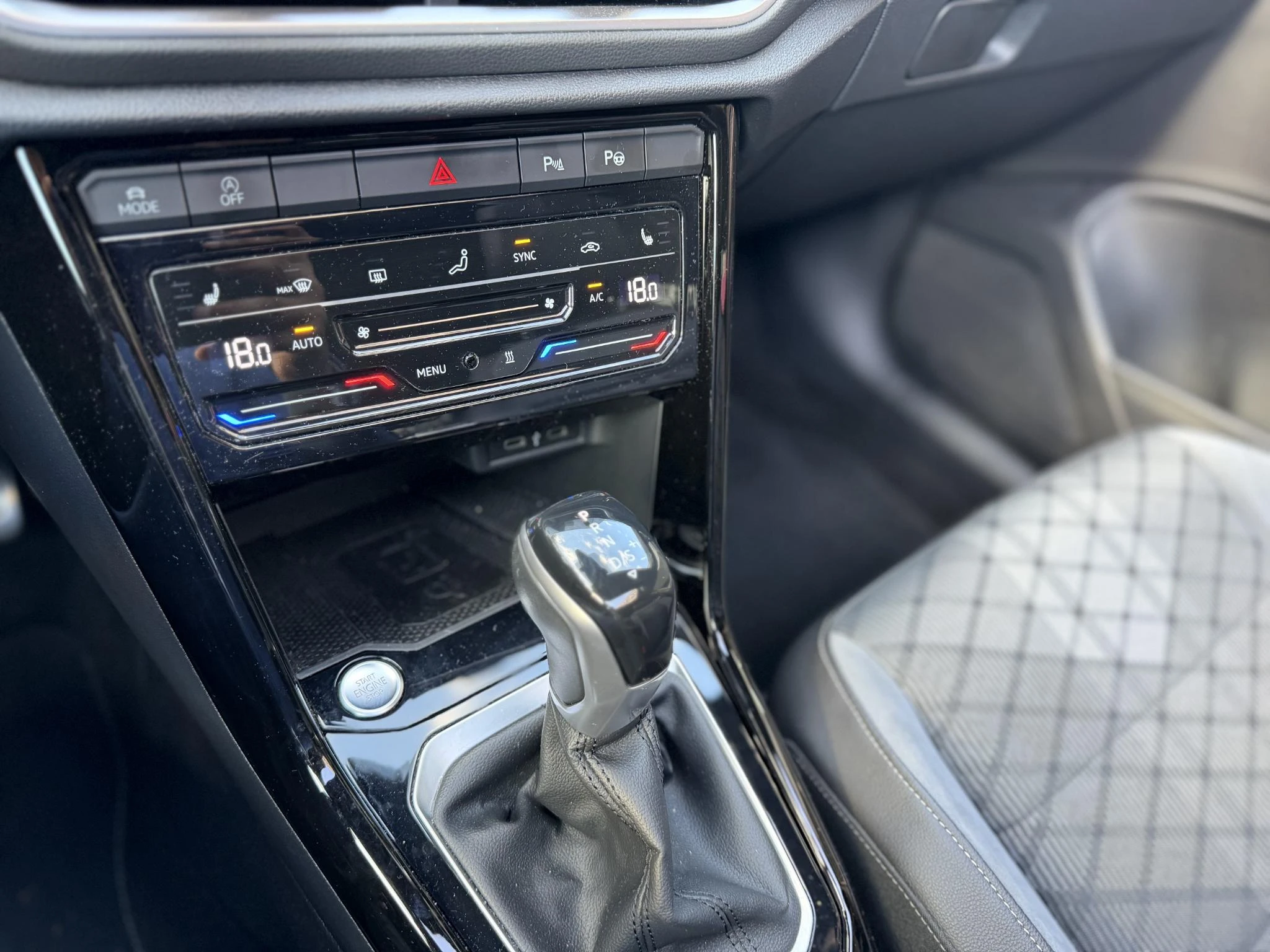Volkswagen-T-Roc-image-7