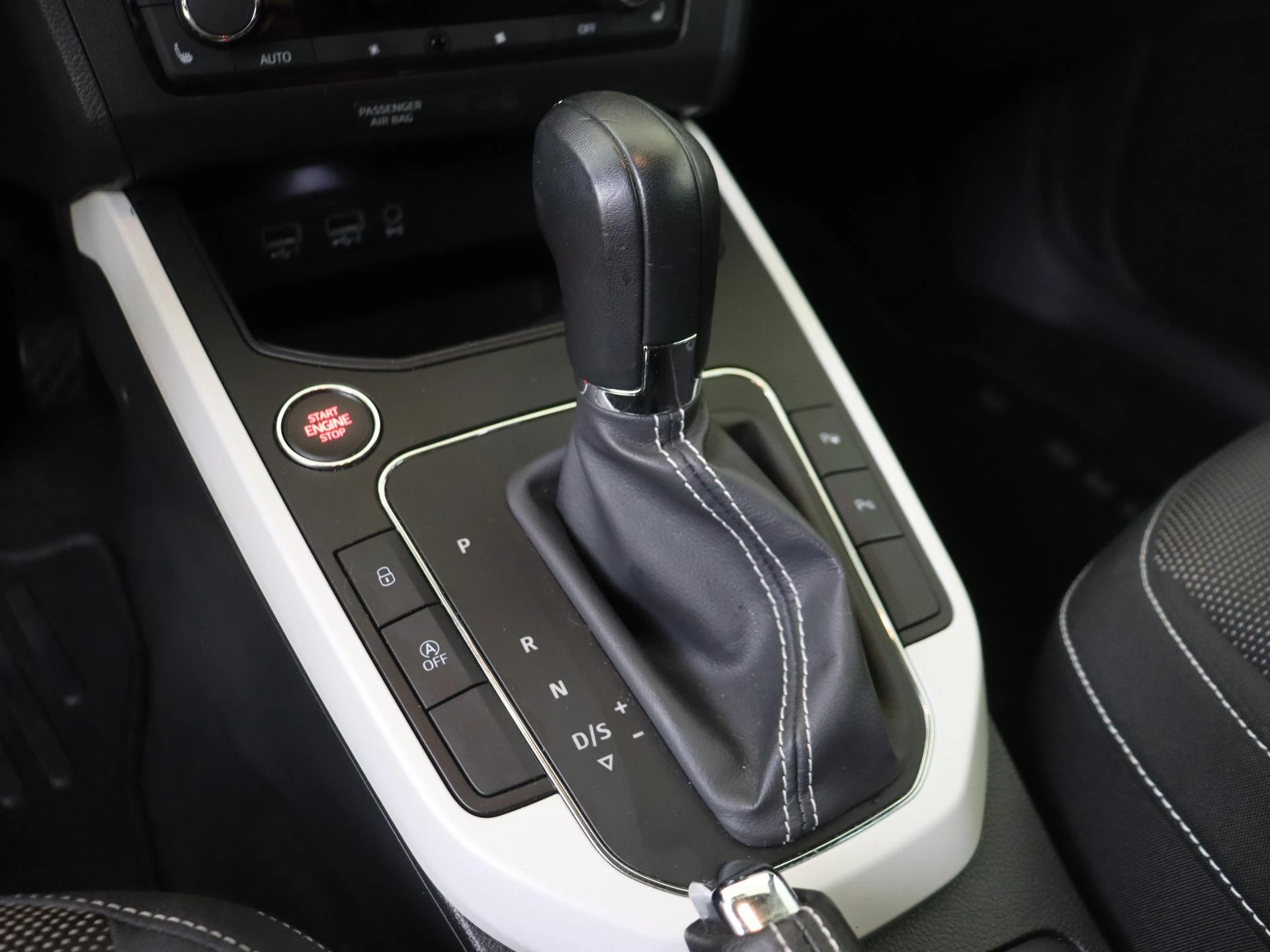 SEAT-Arona-image-13