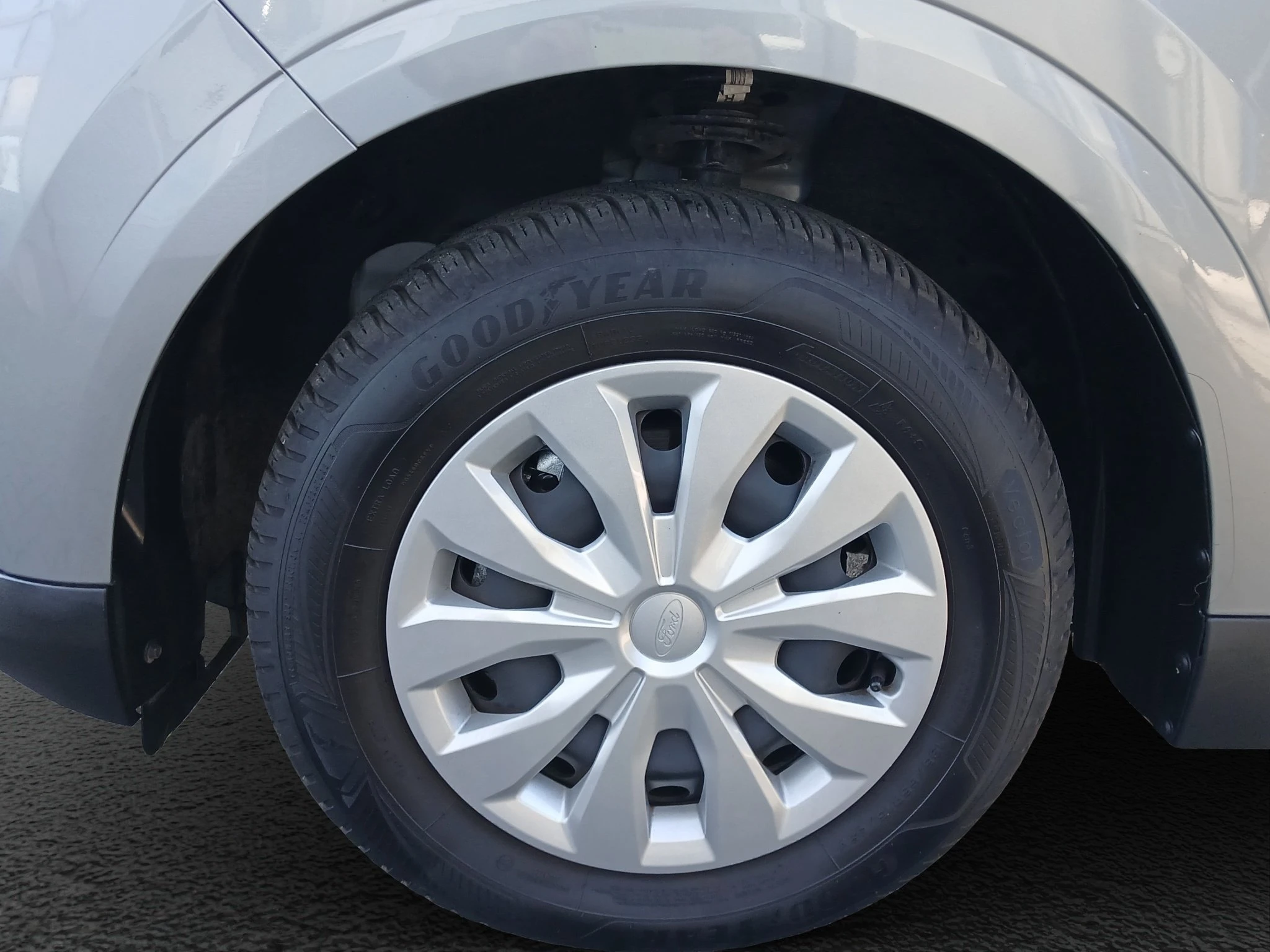 Ford-Tourneo Courier-image-8