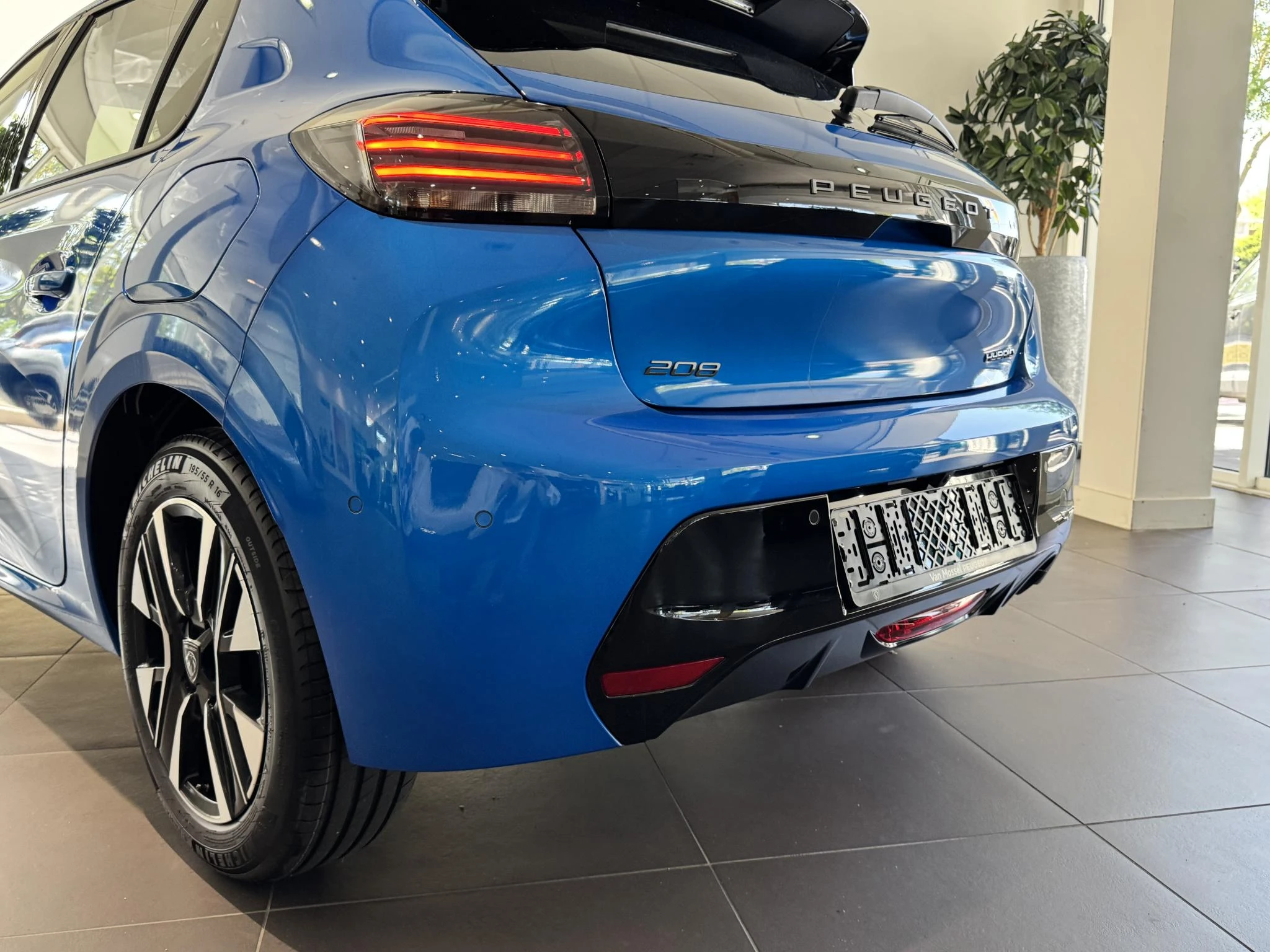 Peugeot 208 1.2 Hybrid 110 e-DCS6 GT