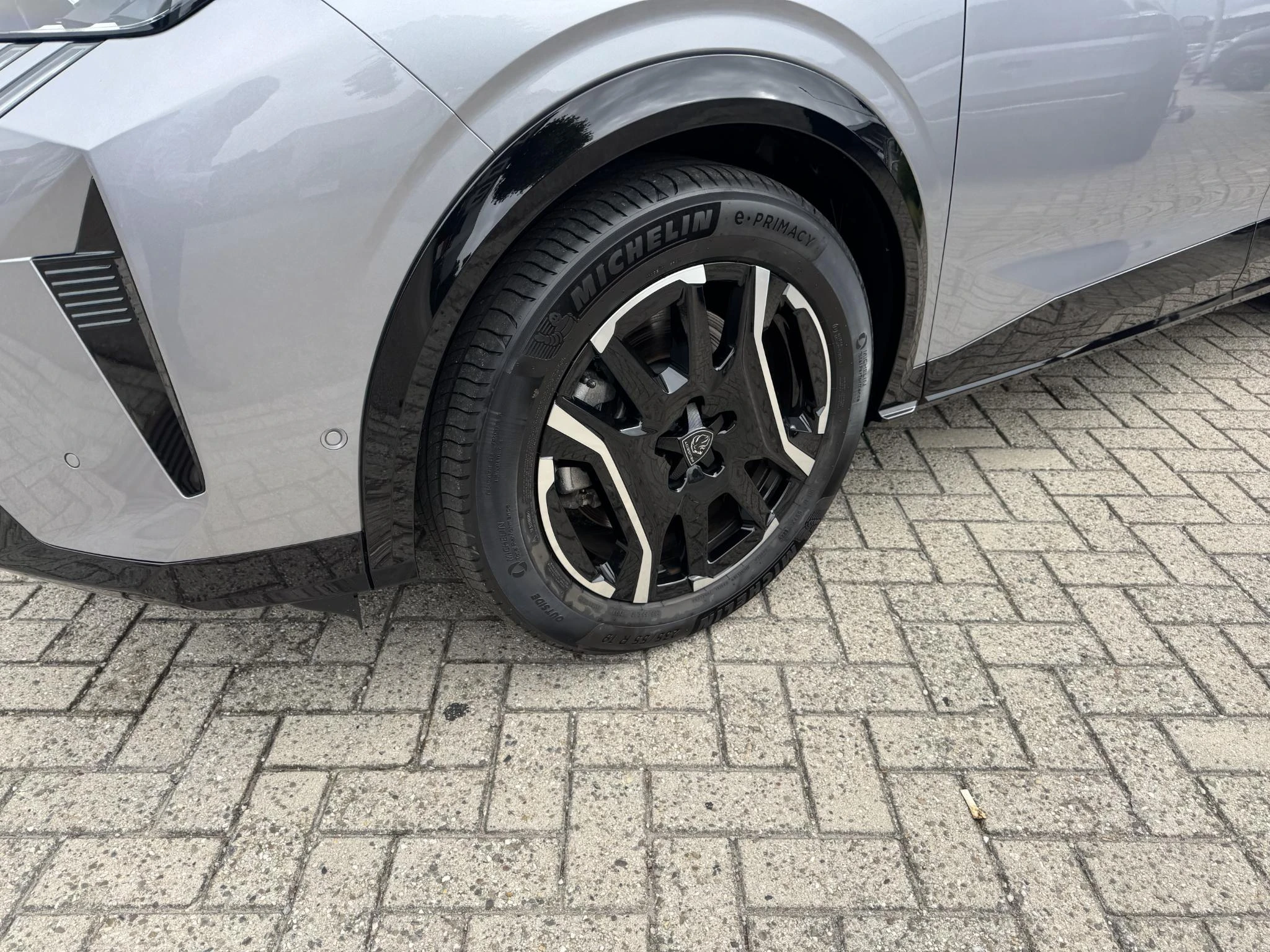 Peugeot-e-3008-image-4