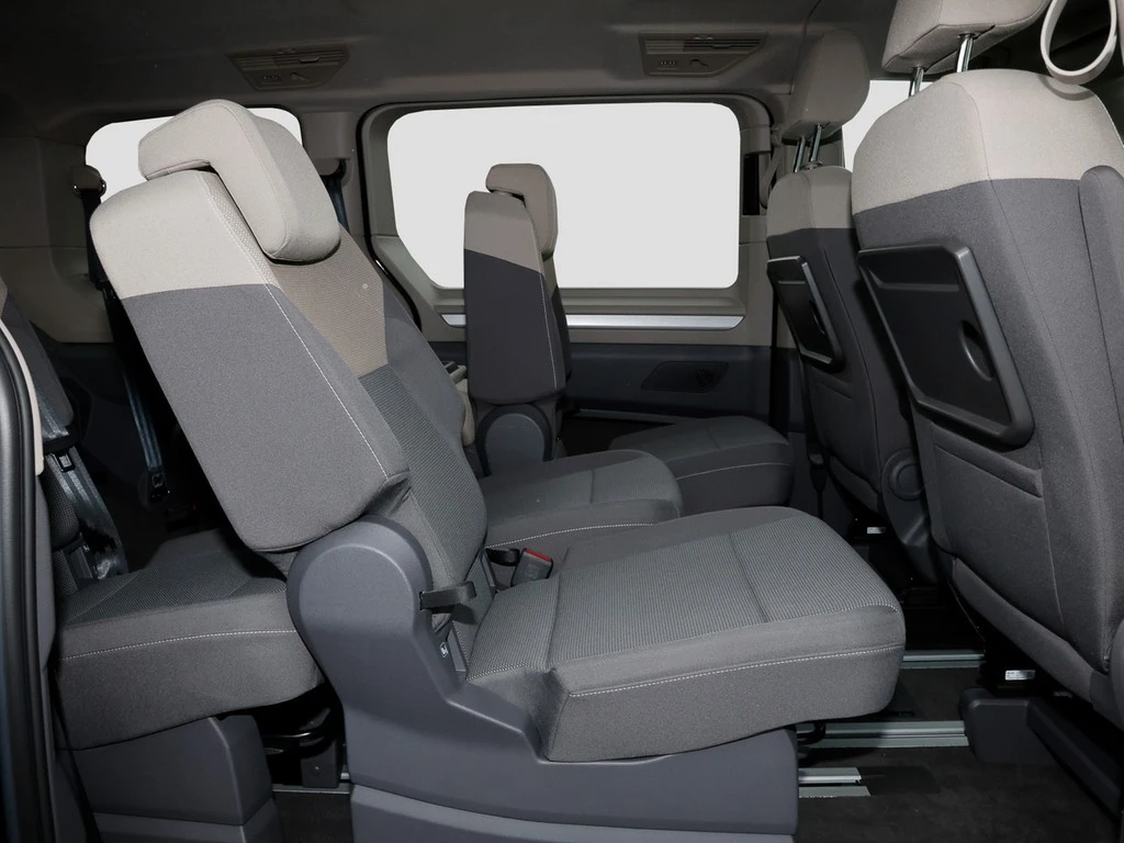 Volkswagen-Multivan-image-9