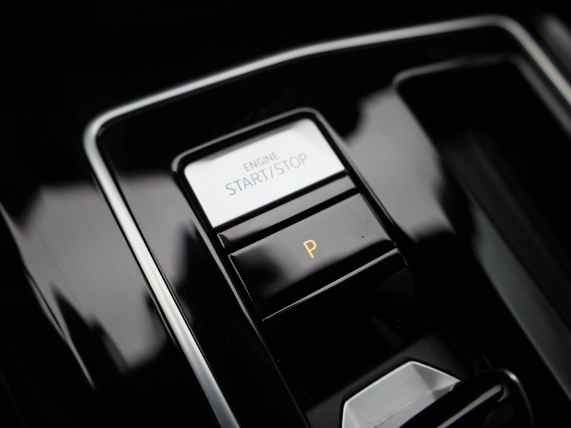 Volkswagen-Golf-image-25