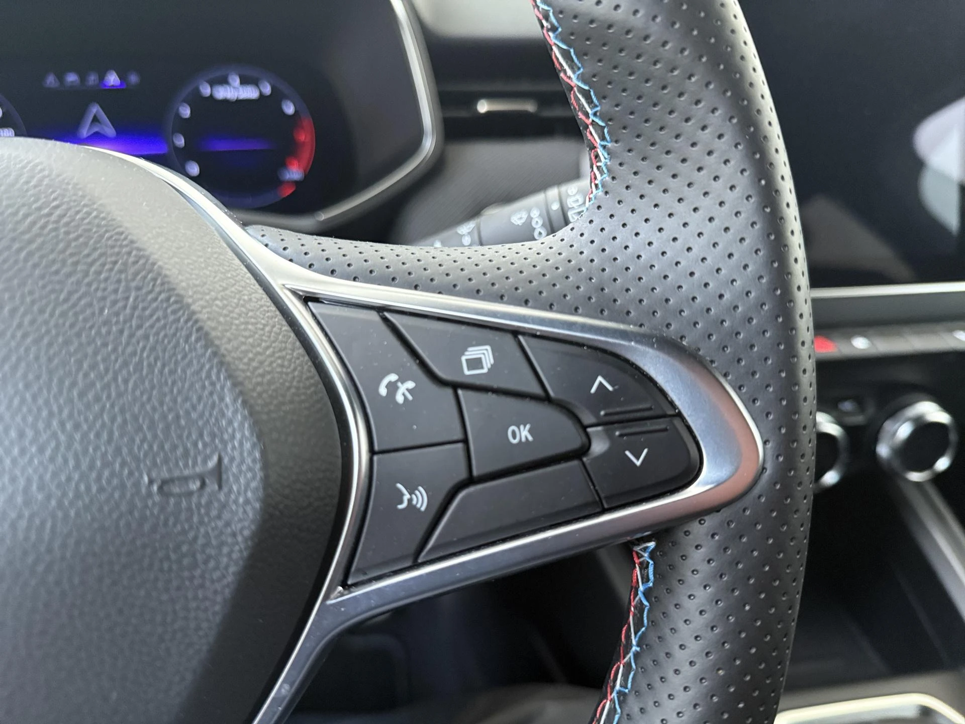 Renault-Clio-image-12