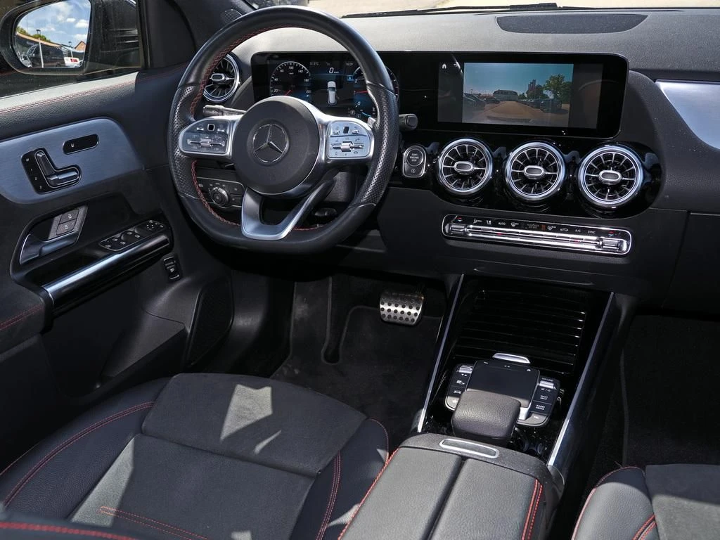 Mercedes-Benz-GLA 200-image-10