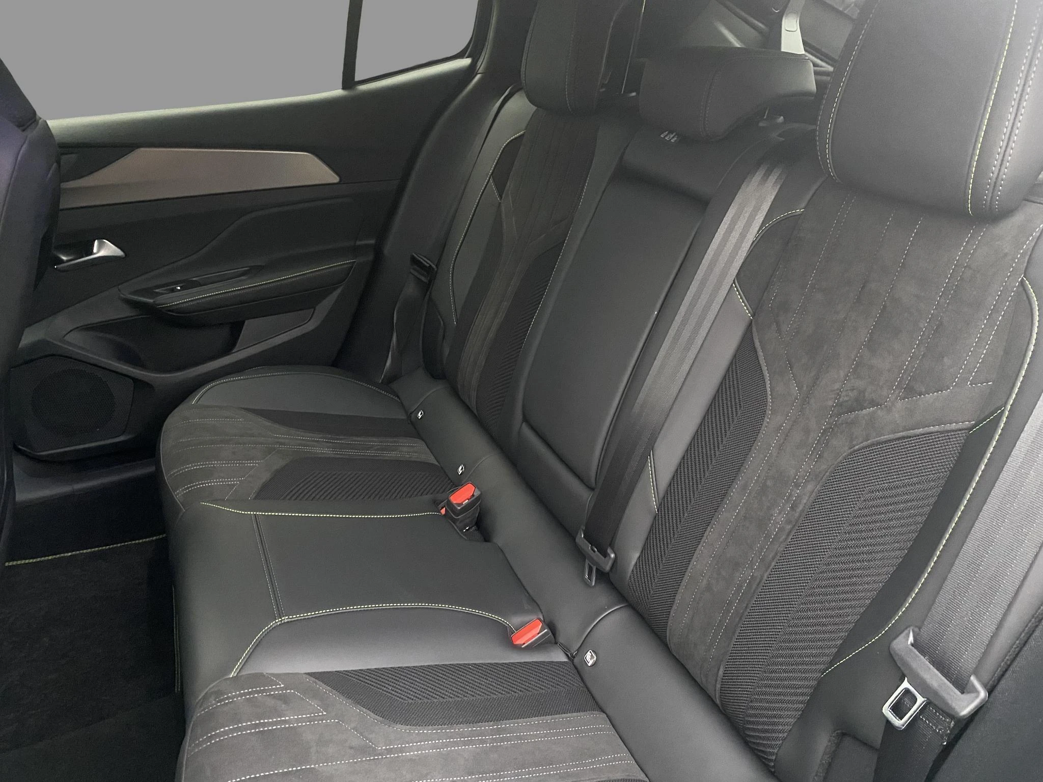 Peugeot-408-image-15