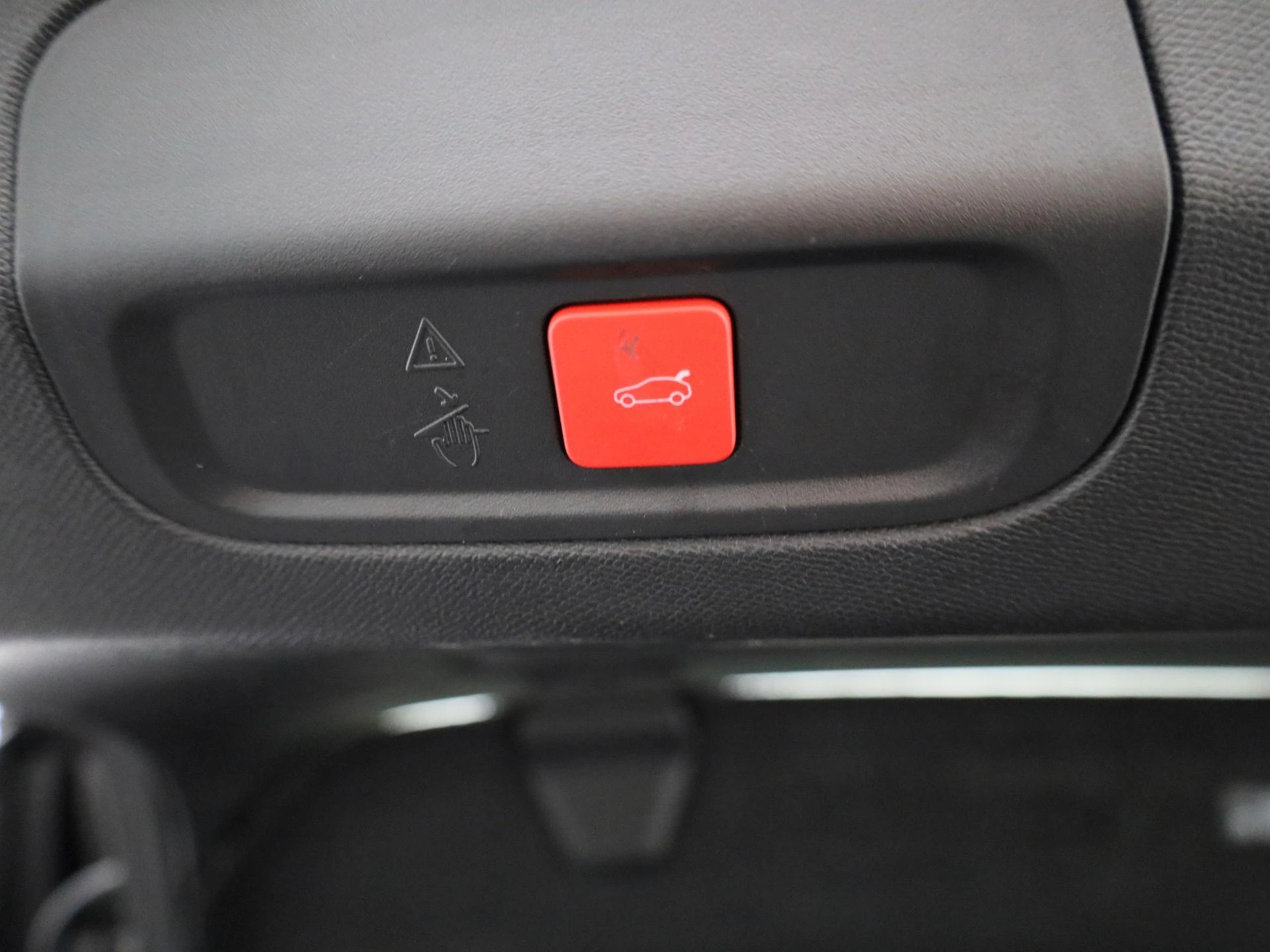 Peugeot-408-image-11