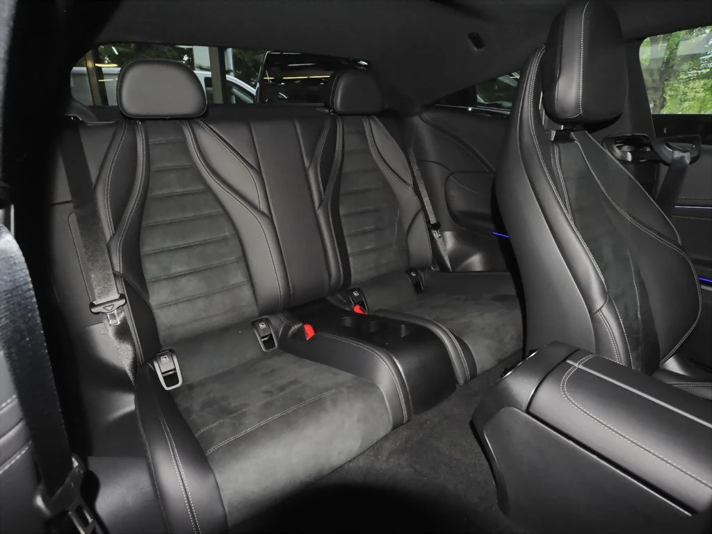 Mercedes-Benz-CLE 200-image-11
