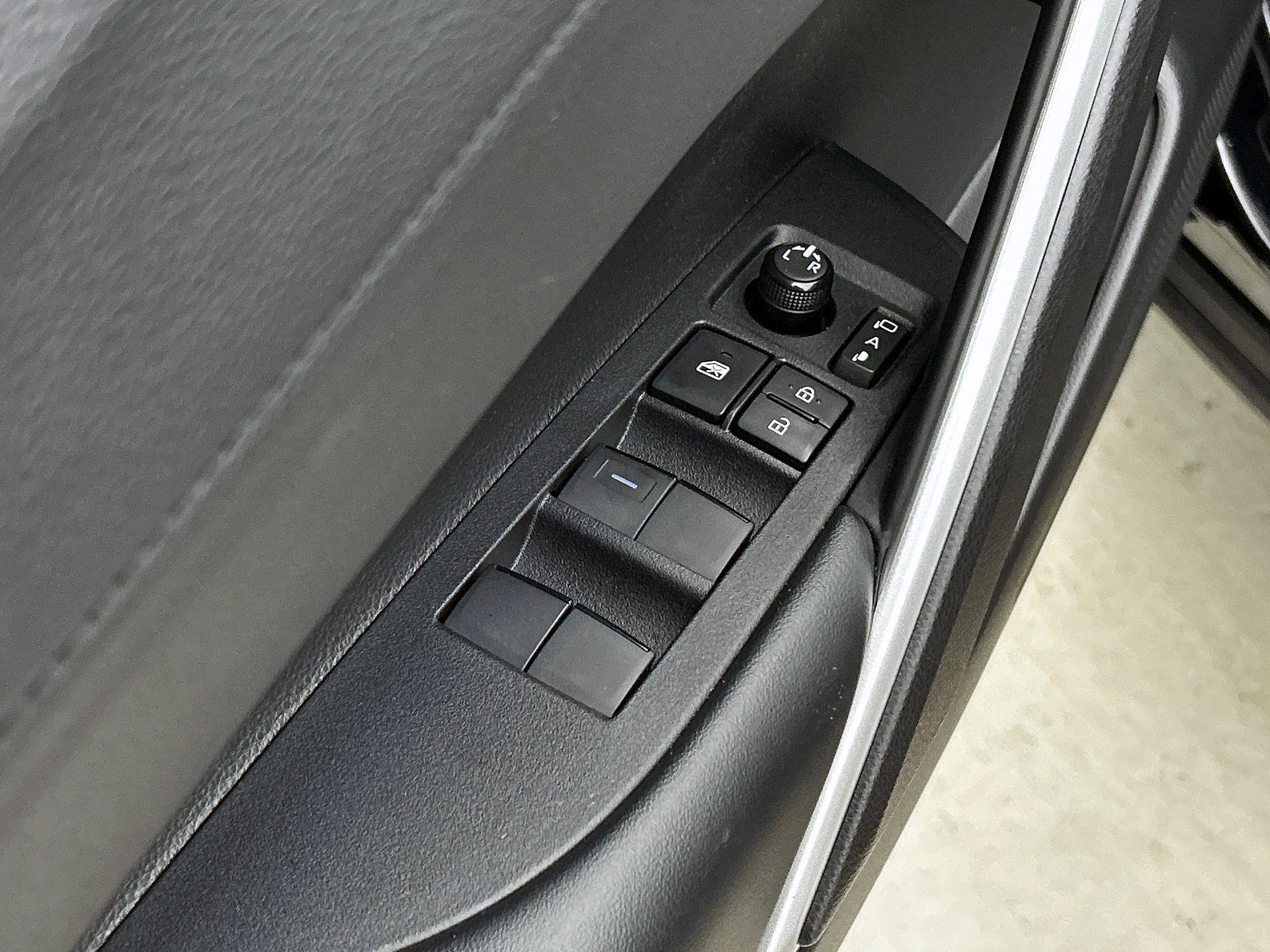 Toyota-Corolla Cross-image-6