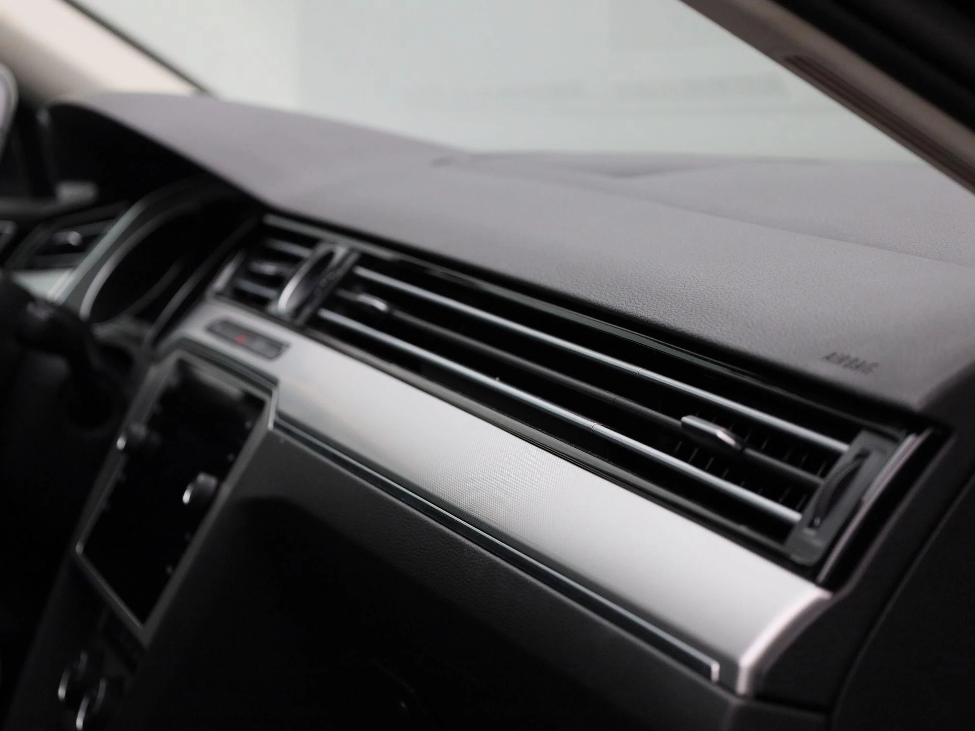 Volkswagen-Passat-image-37