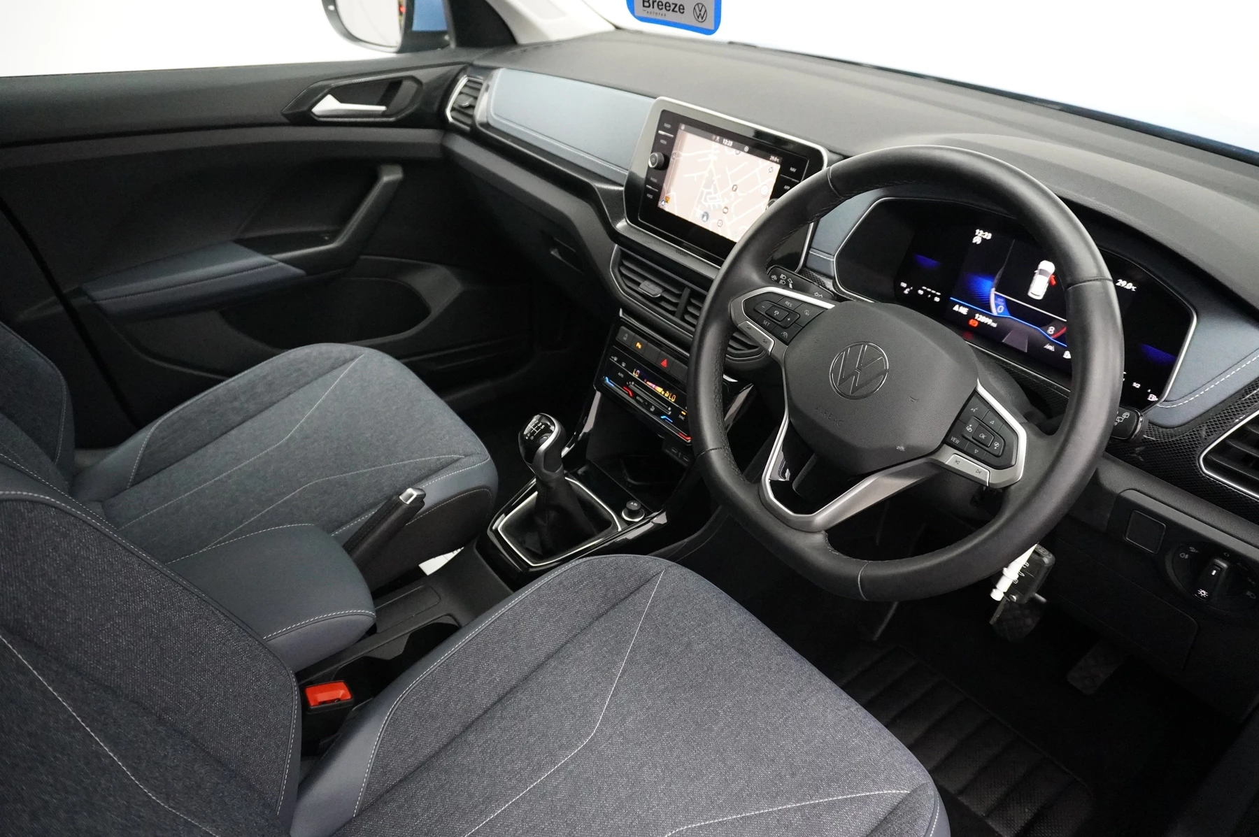 Volkswagen-T-Cross-image-5