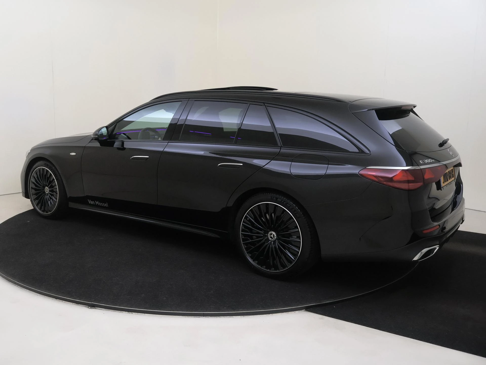 Mercedes-Benz-E-Klasse-image-2