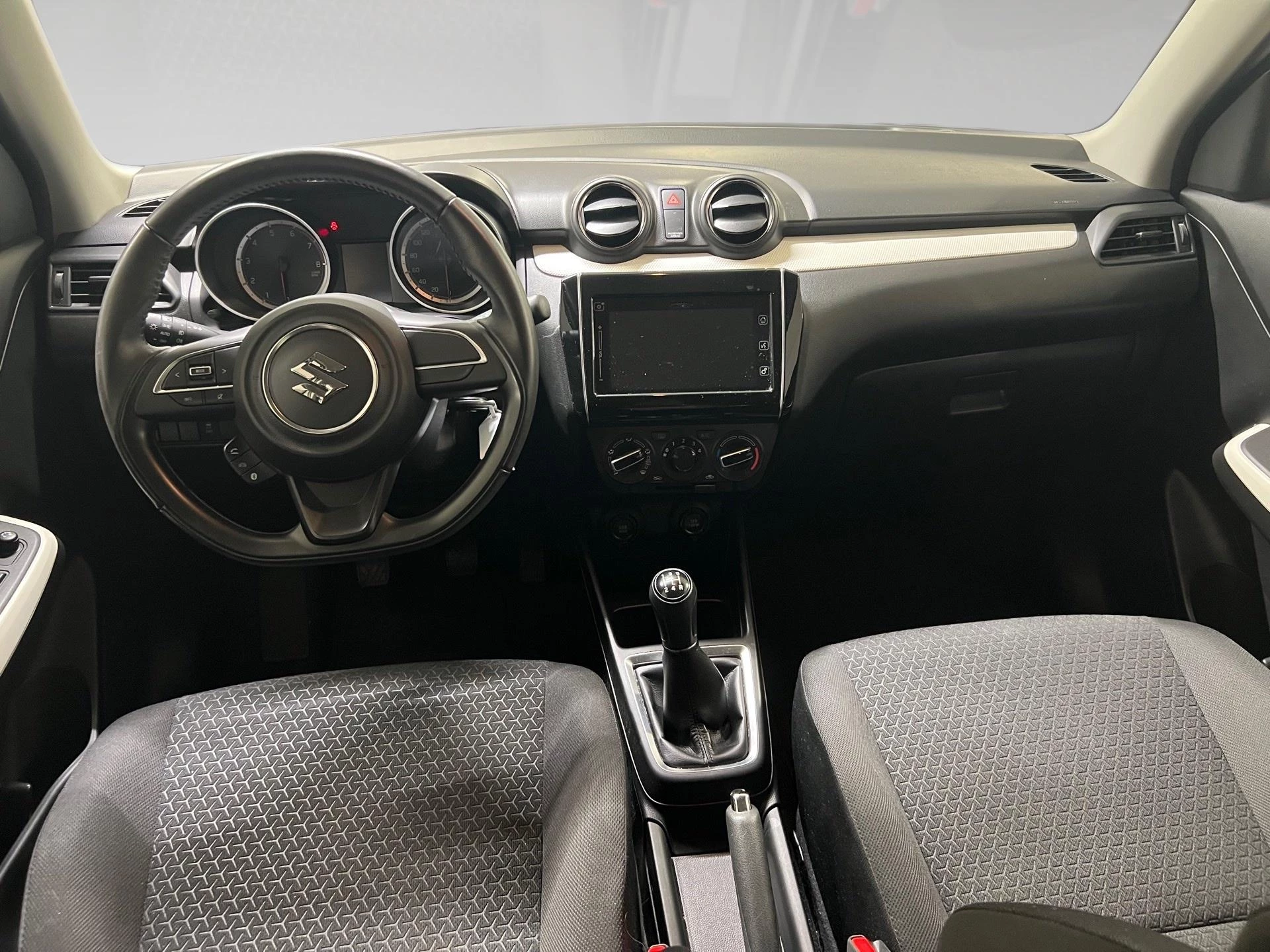 Suzuki Swift 1.0 Grand Luxe +