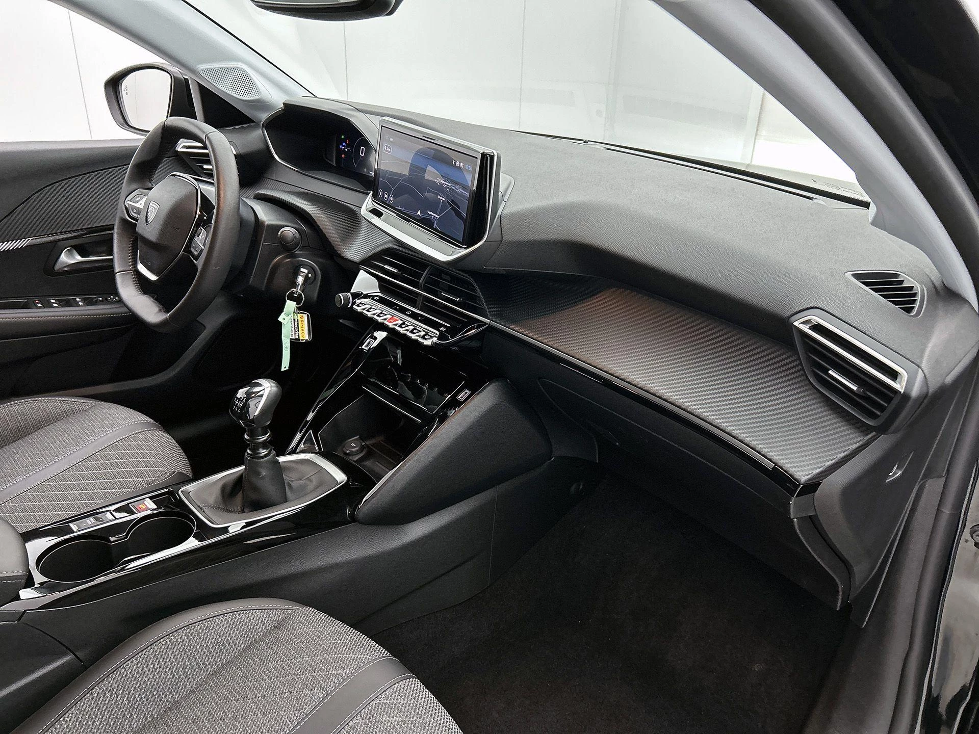 Peugeot-208-image-18