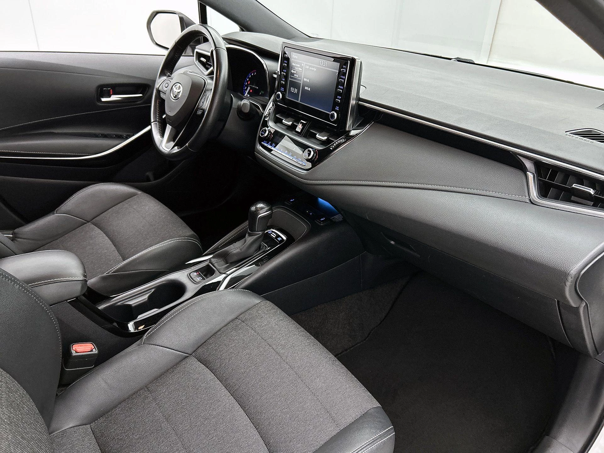 Toyota-Corolla Touring Sports-image-18