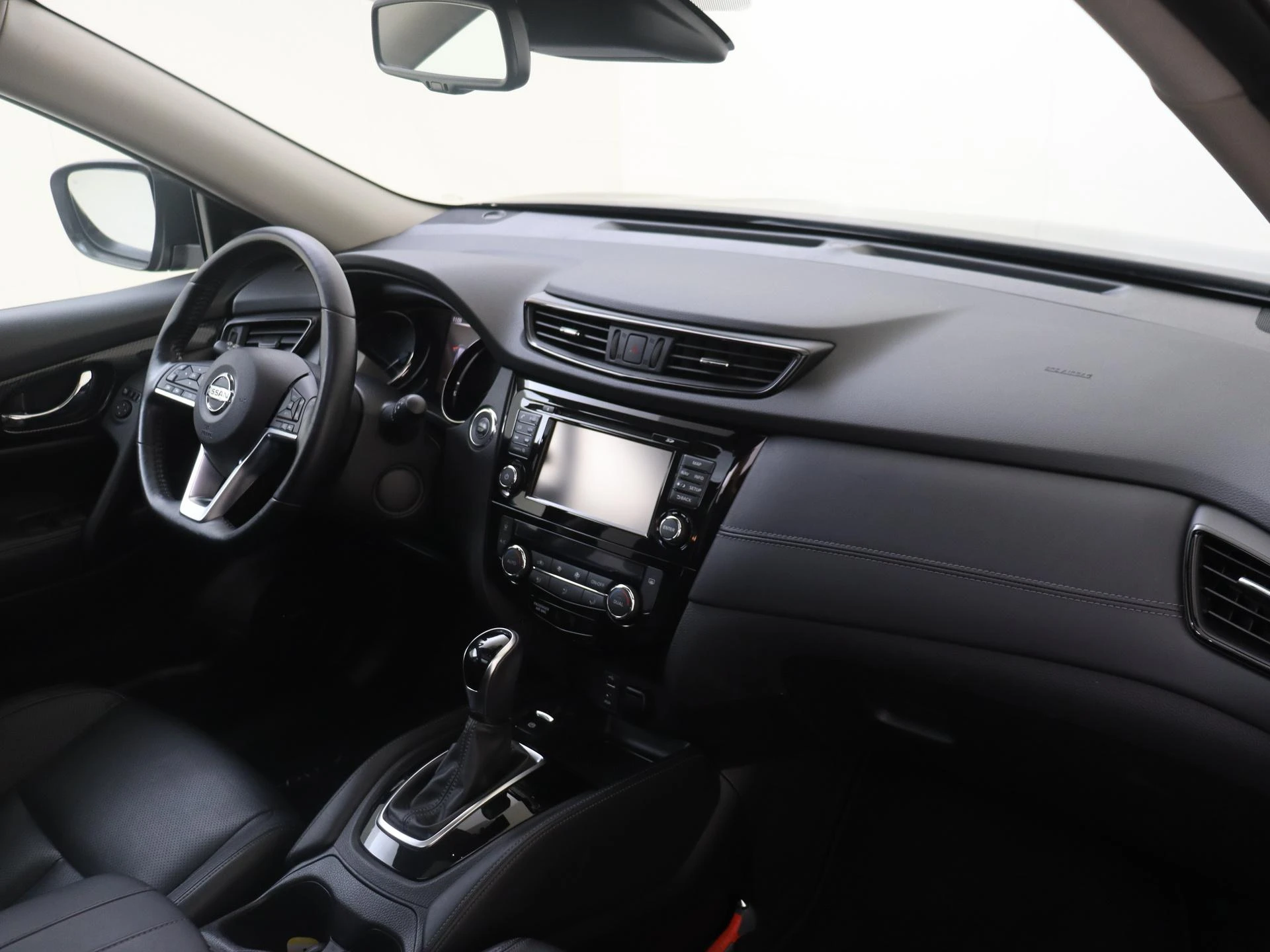 Nissan-X-Trail-image-4