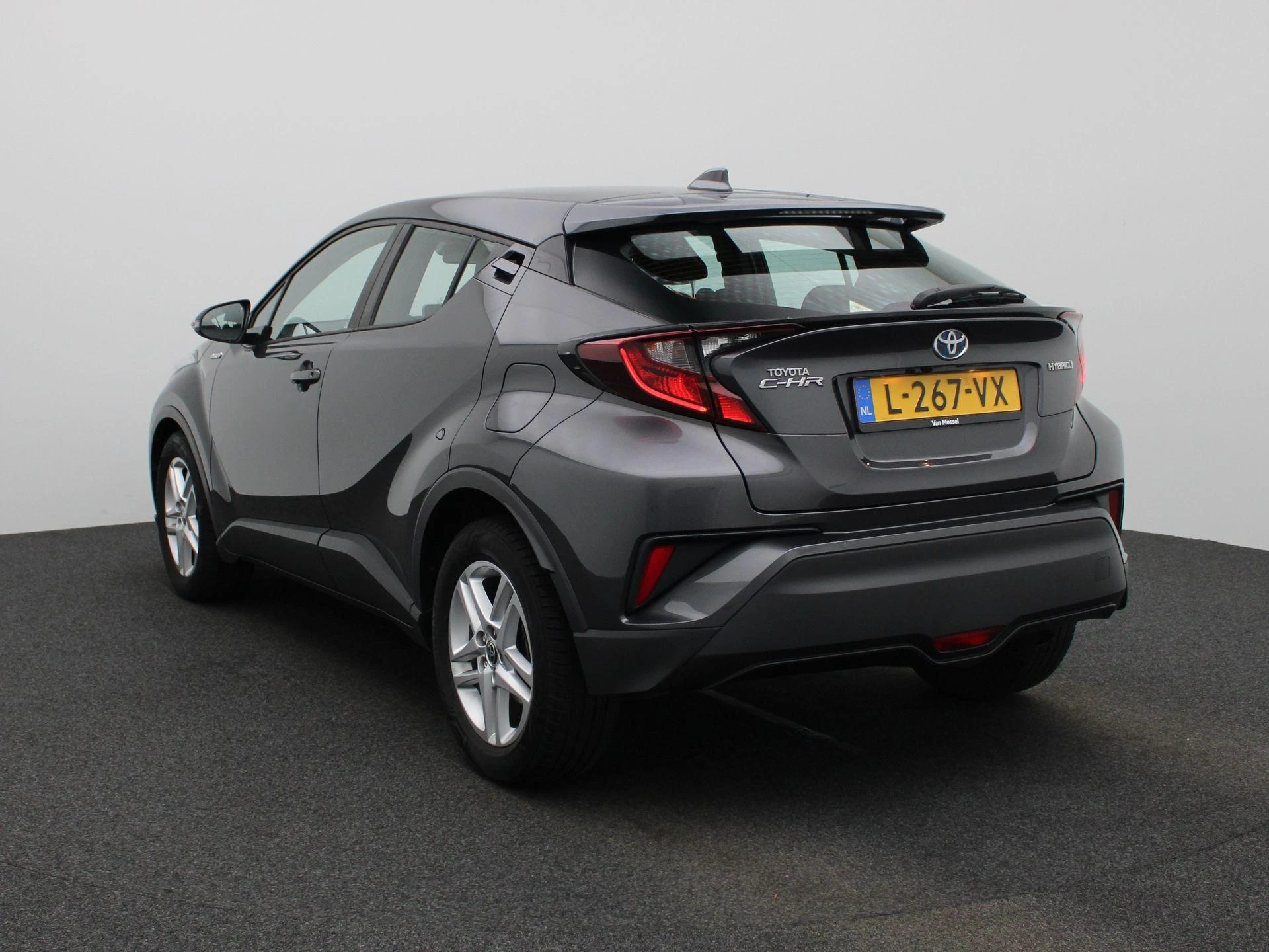 Toyota-C-HR-image-1