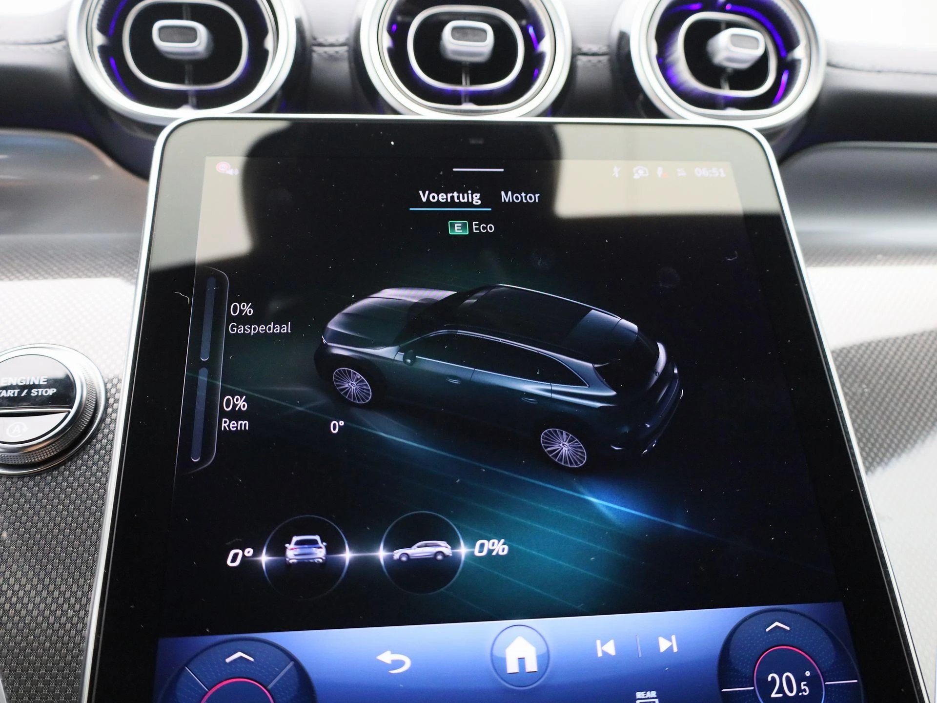 Mercedes-Benz-GLC-image-28