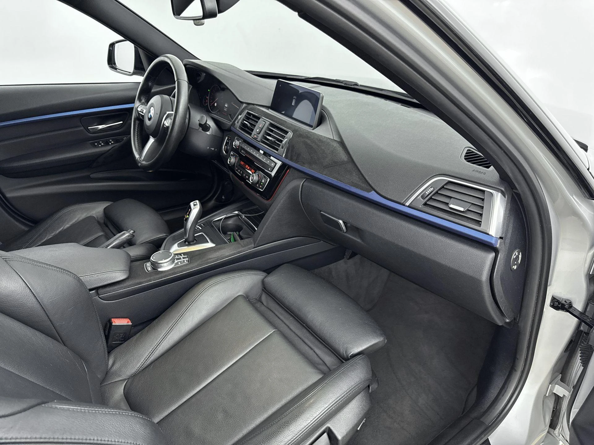 BMW-3 Serie-image-7