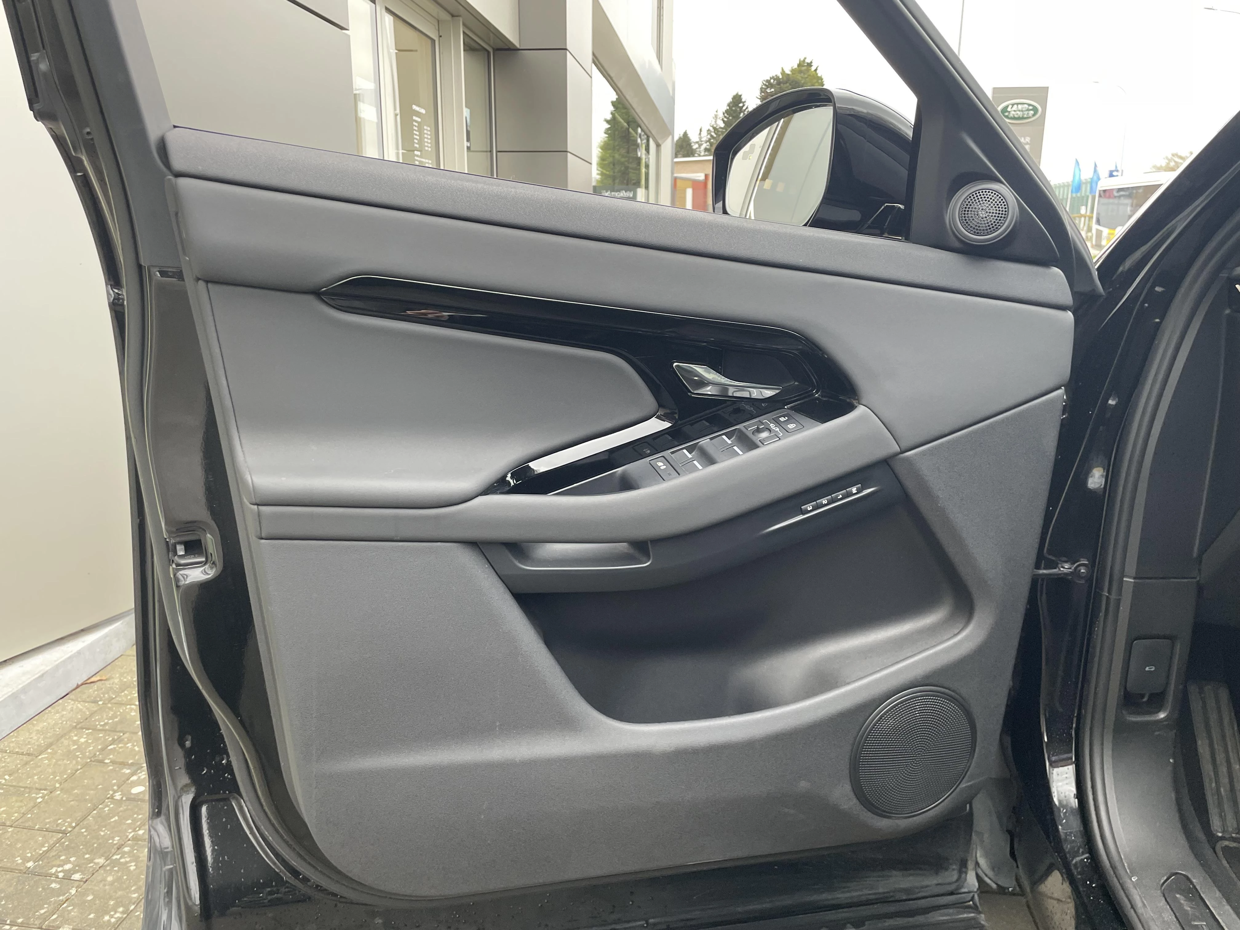 Land Rover Range Rover Evoque P300e S AWD Auto