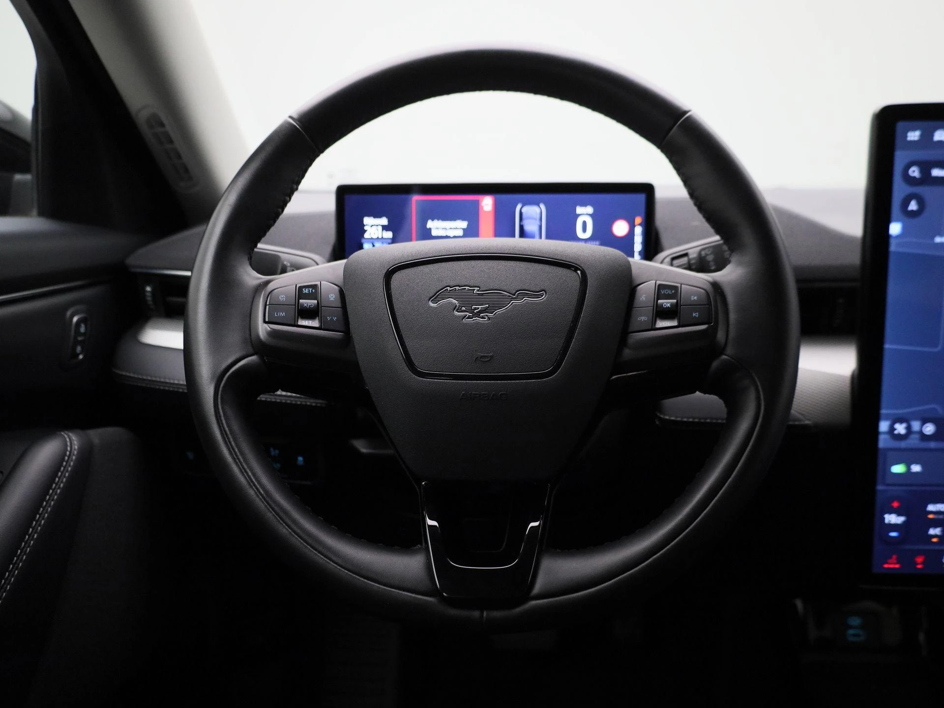 Ford Mustang Mach-E 72kWh Standard Range RWD