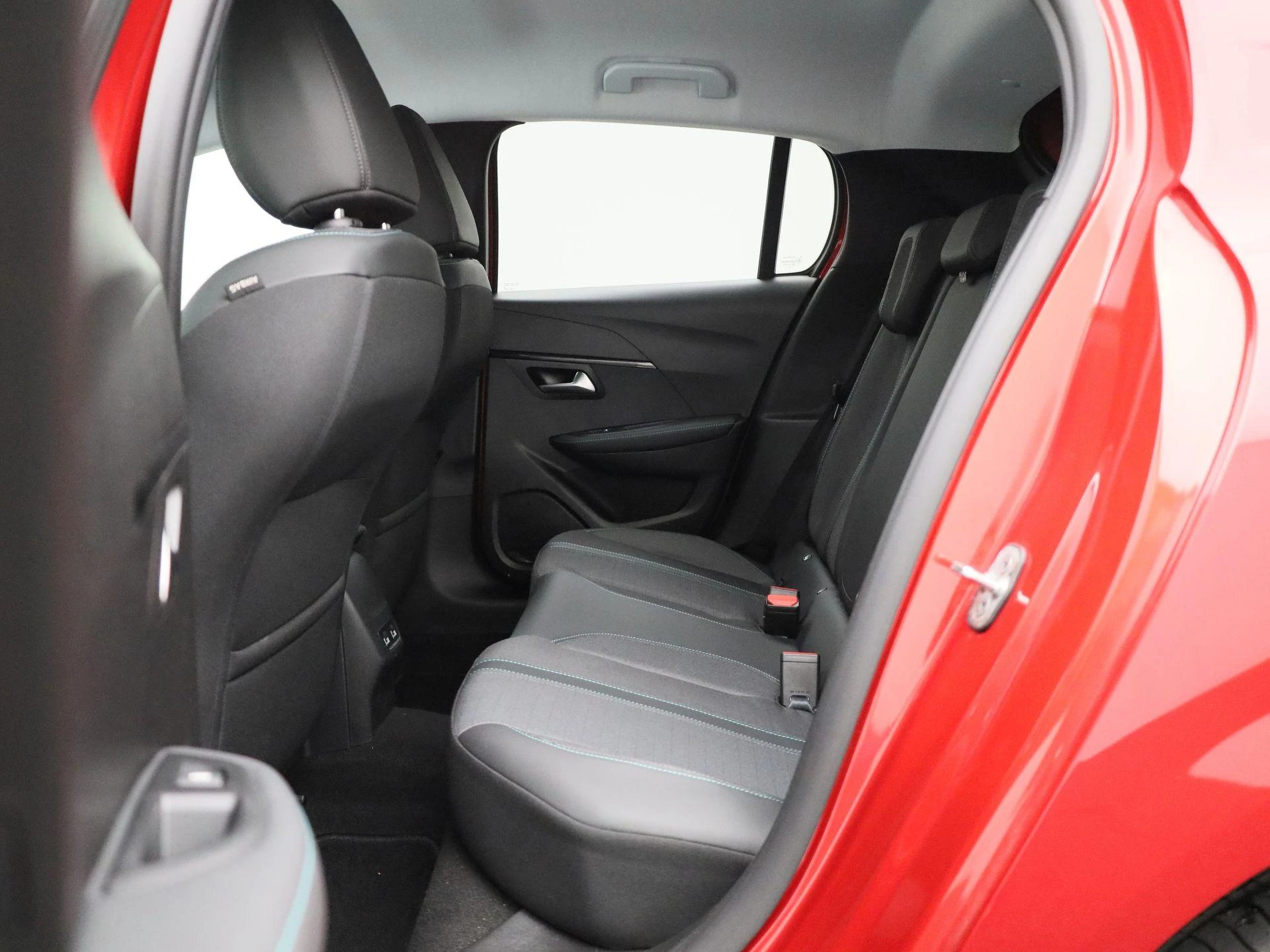 Peugeot 208 - 12