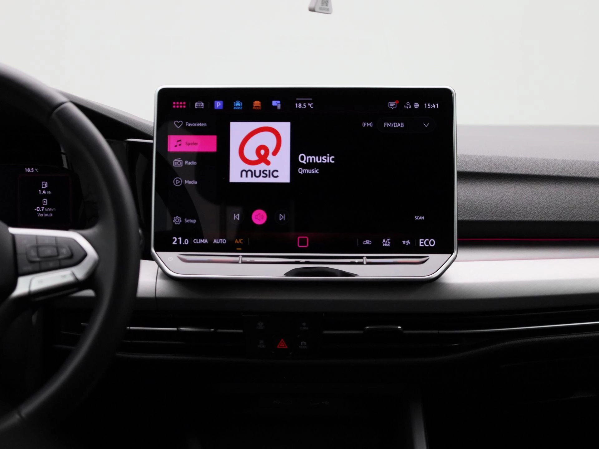 Volkswagen-Golf-image-8