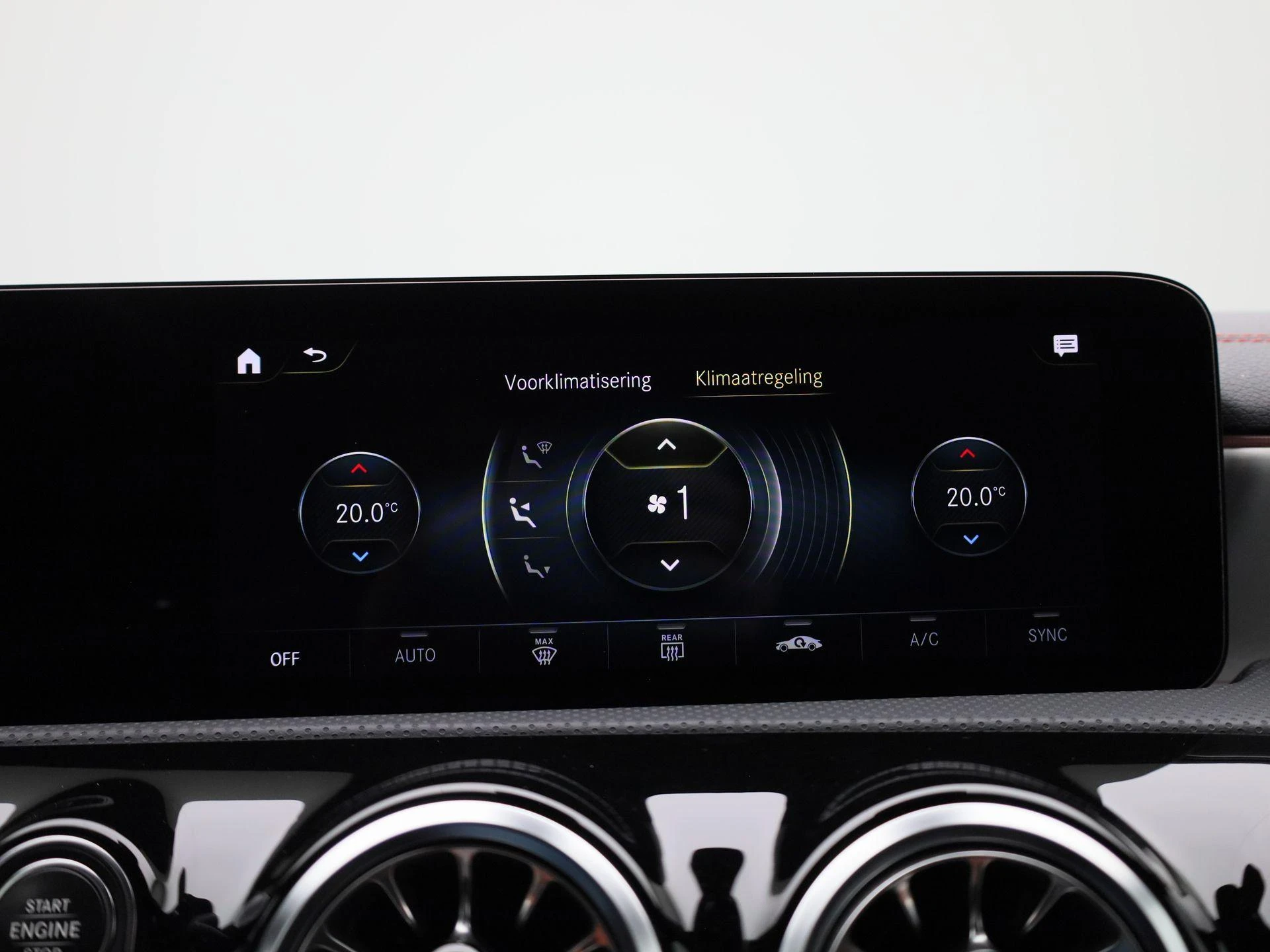 Mercedes-Benz-CLA-image-20