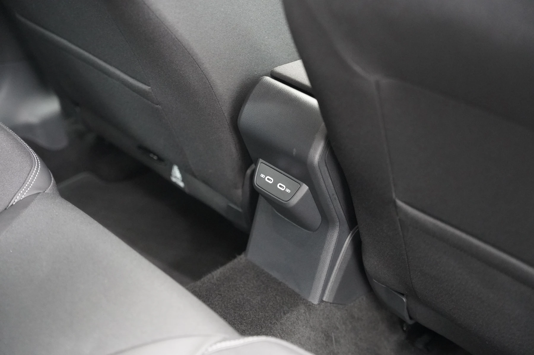 Volkswagen-Taigo-image-10