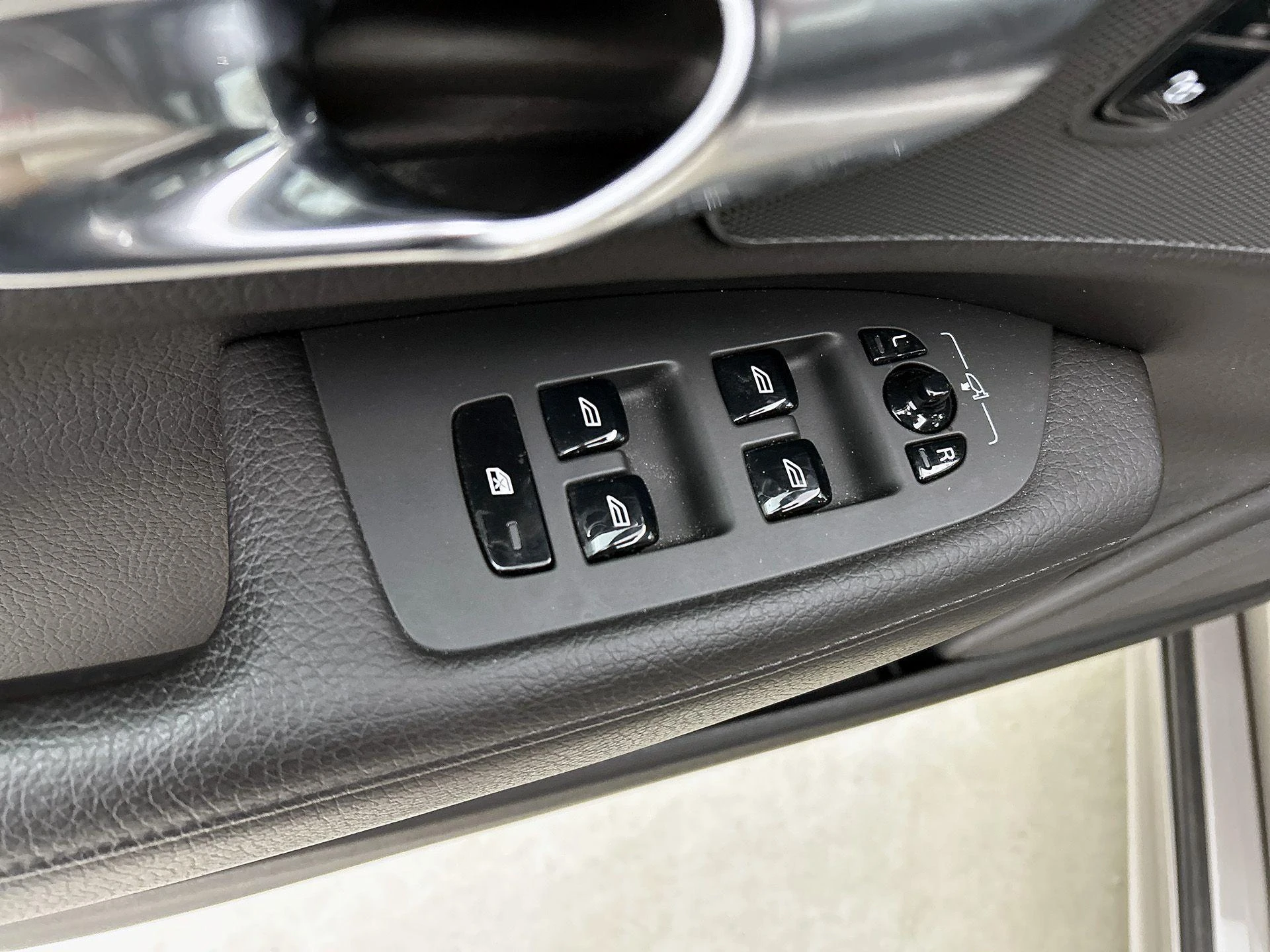 Volvo-V90-image-42
